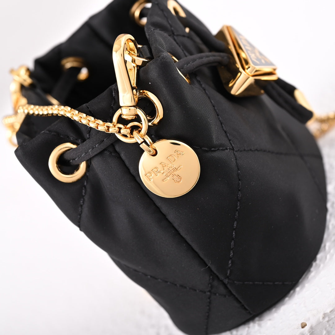 Re-Nylon mini-pouch