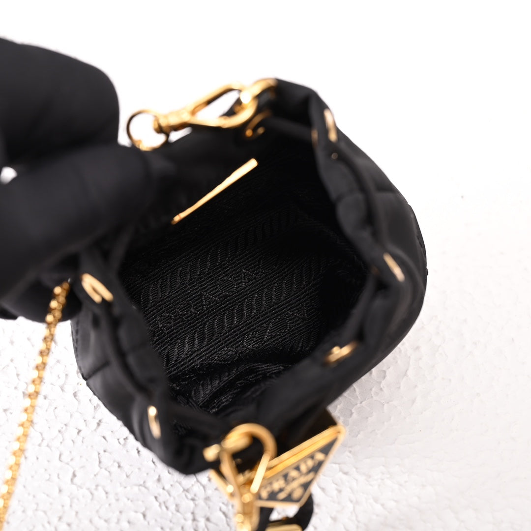 Re-Nylon mini-pouch