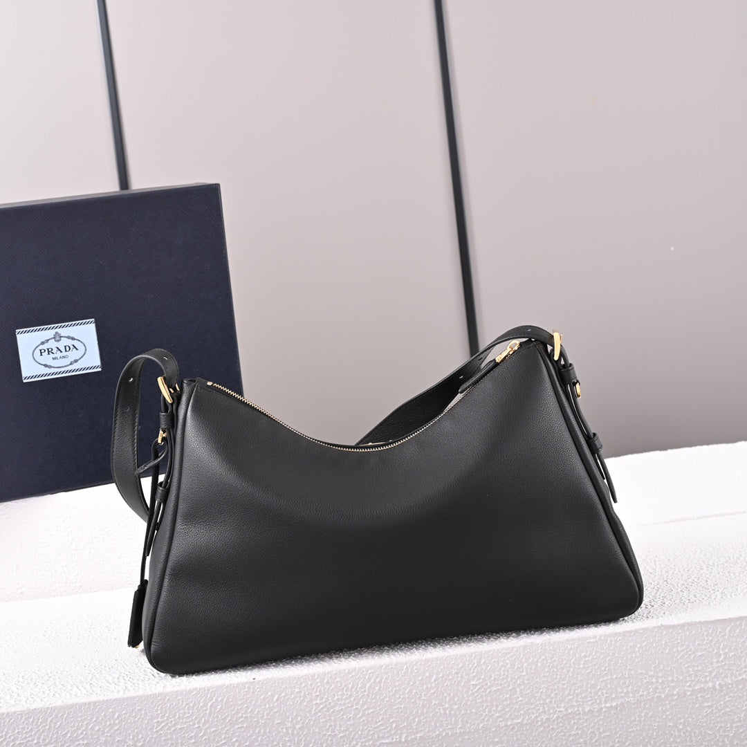 Aimée large leather shoulder bag