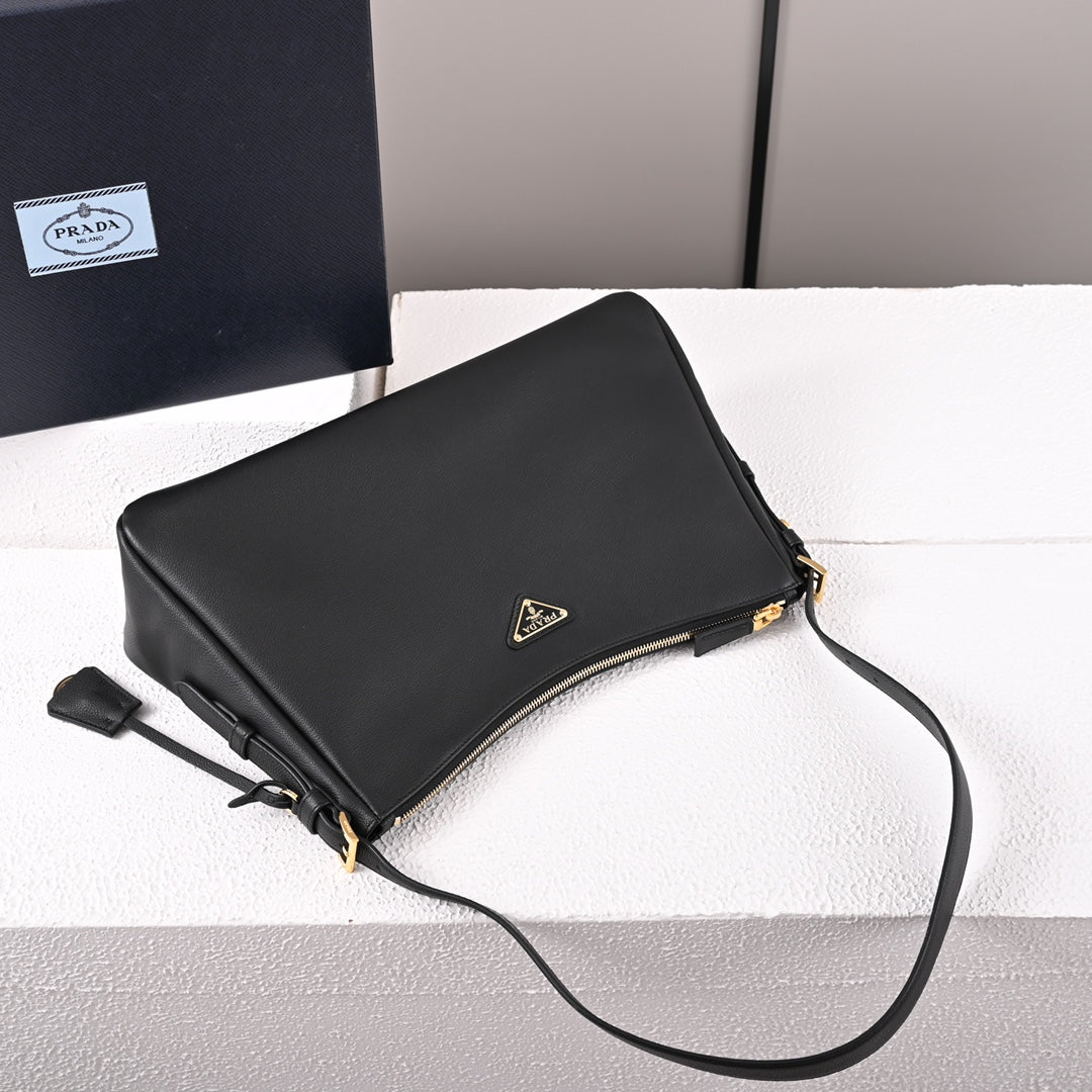 Aimée large leather shoulder bag