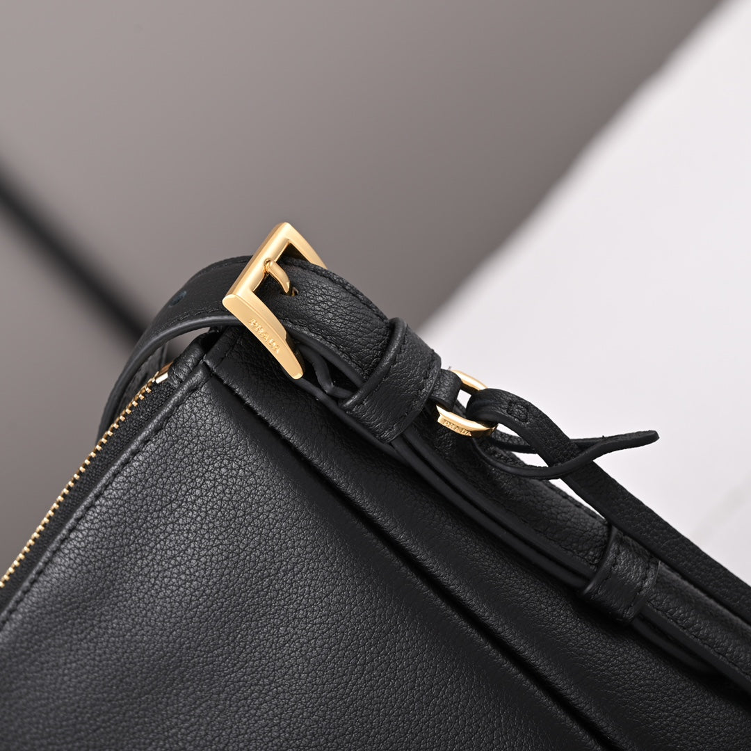 Aimée large leather shoulder bag