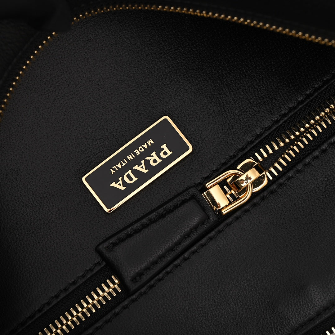 Aimée large leather shoulder bag