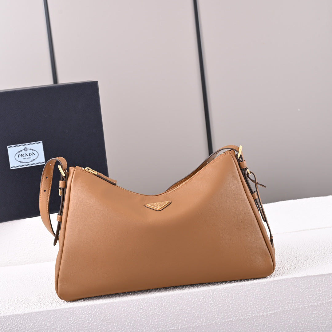 Aimée large leather shoulder bag