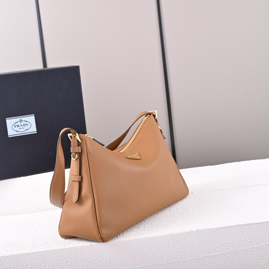 Aimée large leather shoulder bag
