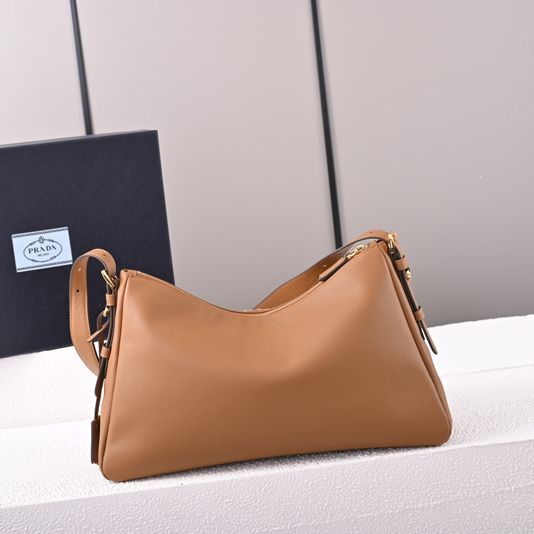 Aimée large leather shoulder bag