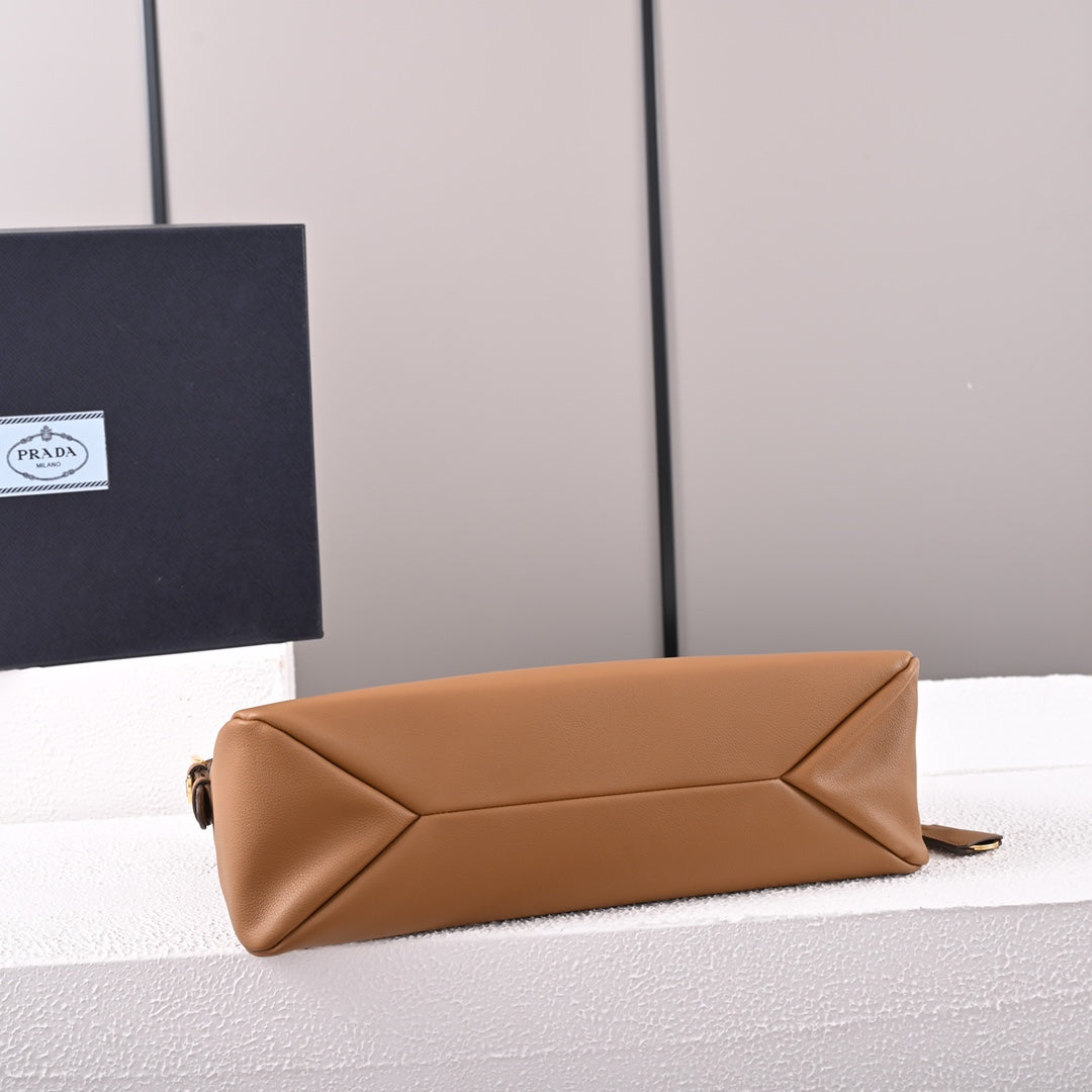 Aimée large leather shoulder bag