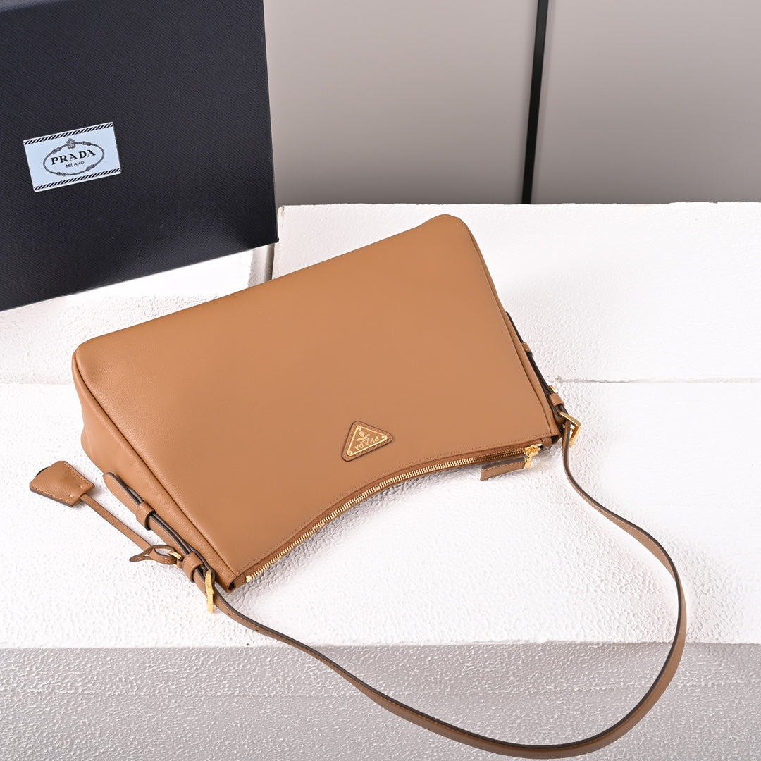 Aimée large leather shoulder bag