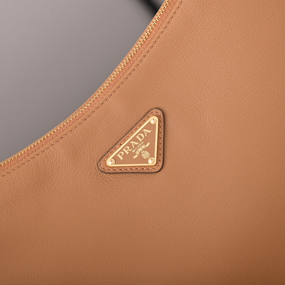 Aimée large leather shoulder bag