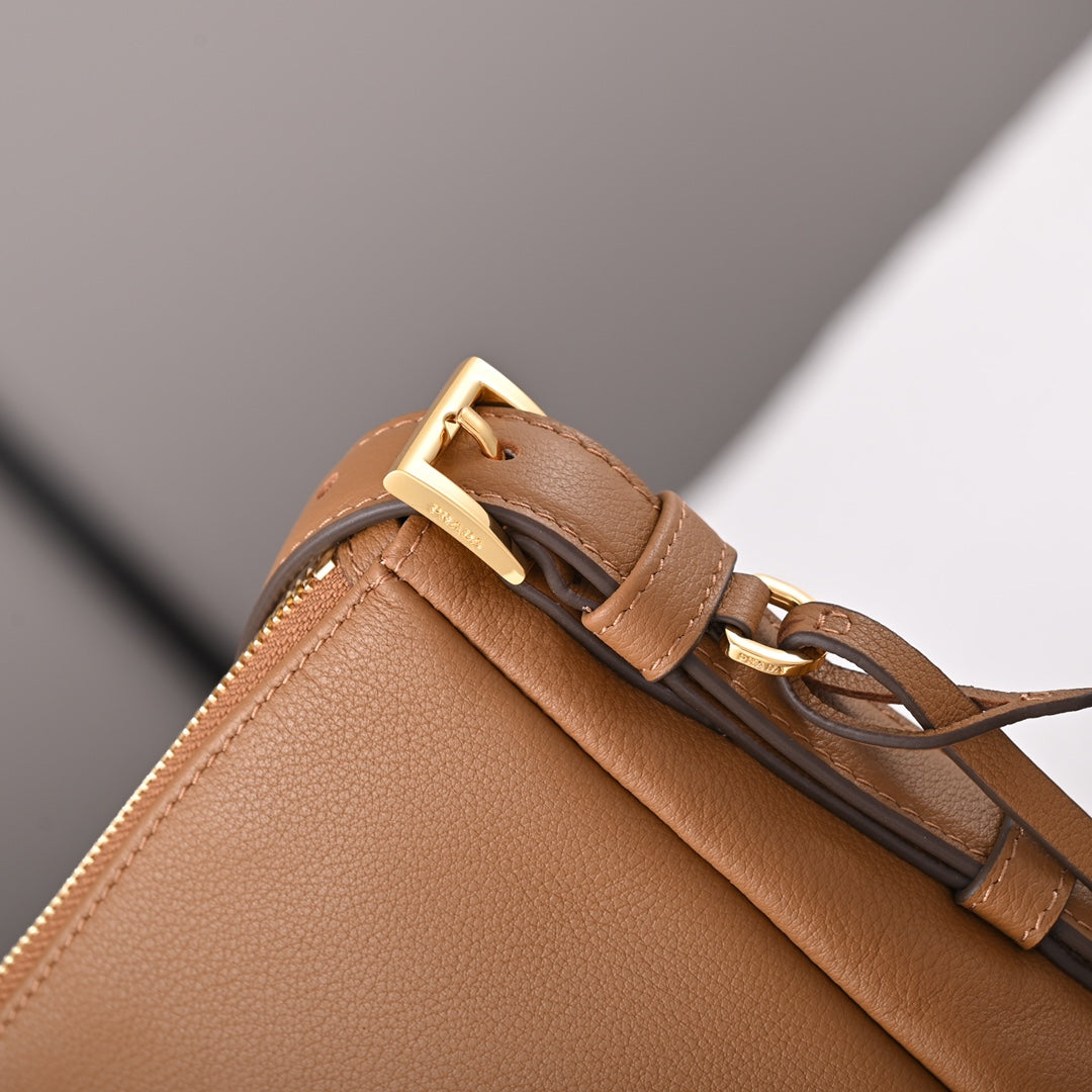 Aimée large leather shoulder bag
