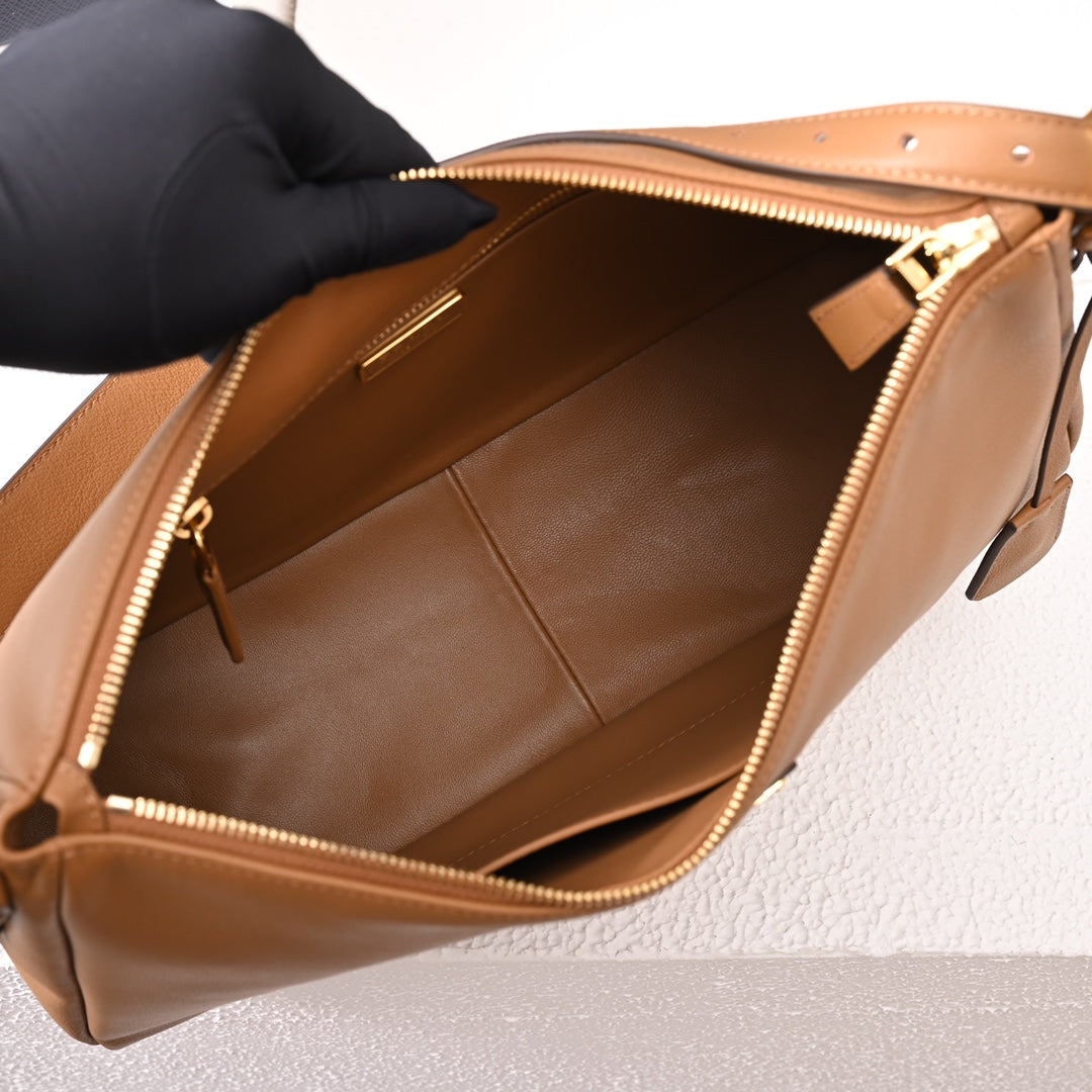 Aimée large leather shoulder bag