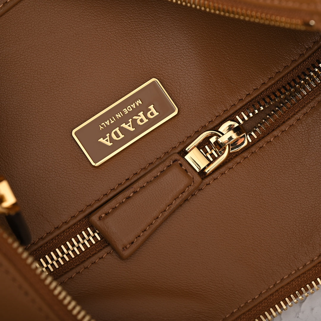 Aimée large leather shoulder bag