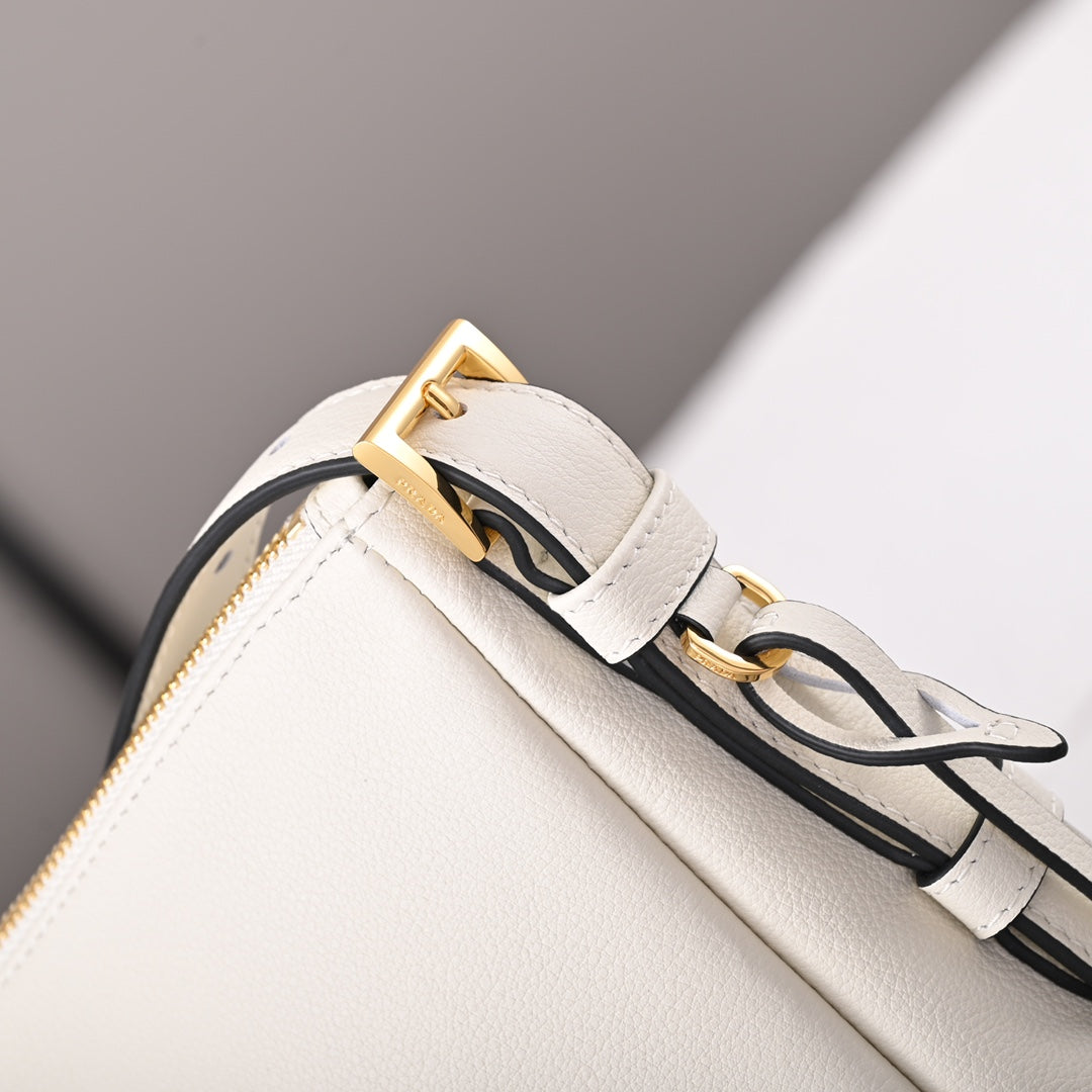 Aimée large leather shoulder bag