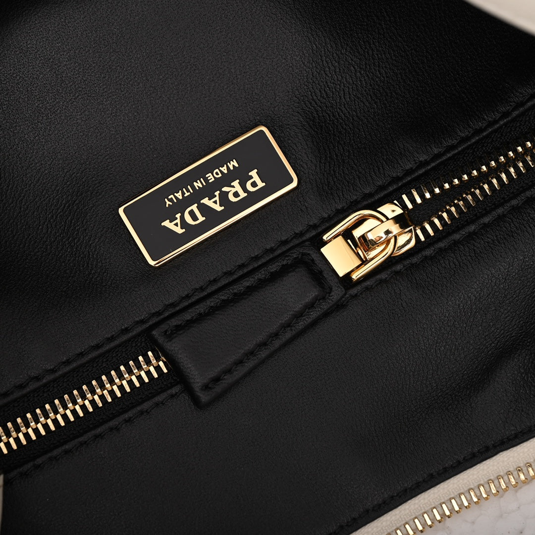 Aimée large leather shoulder bag