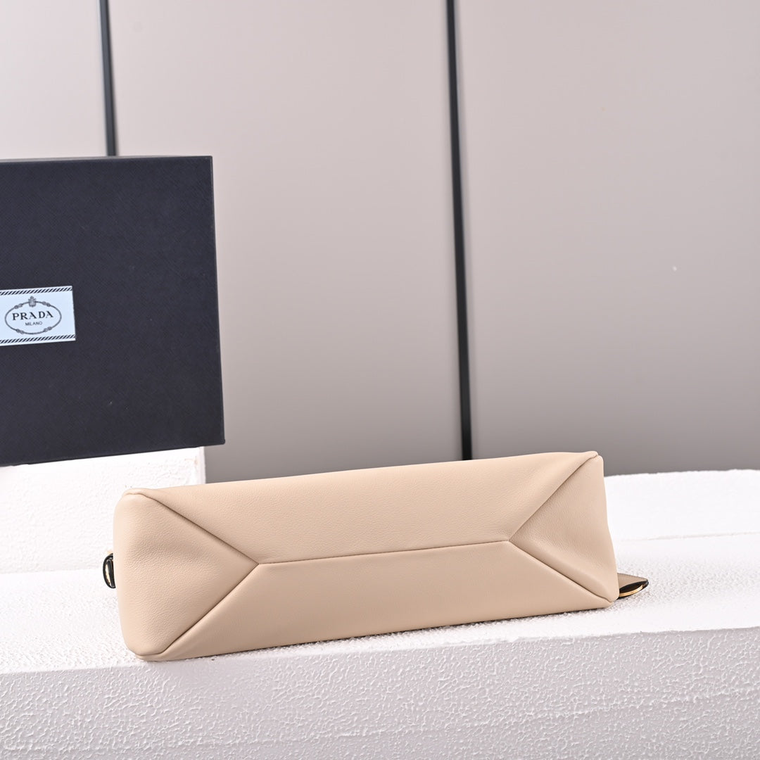 Aimée large leather shoulder bag