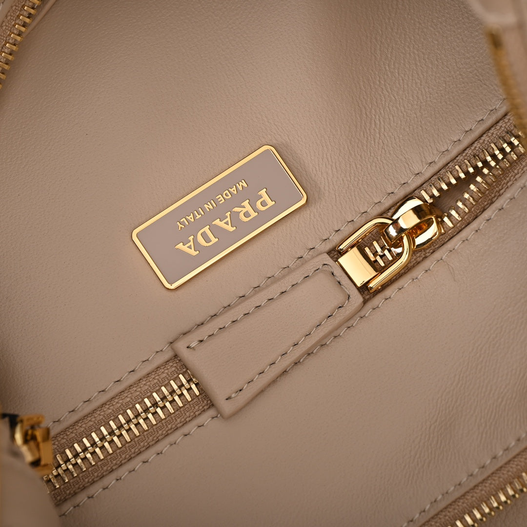 Aimée large leather shoulder bag