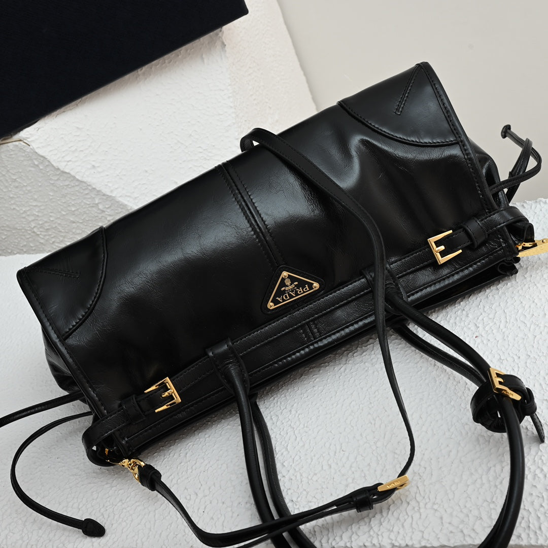 LuxSoft Medium leather handbag