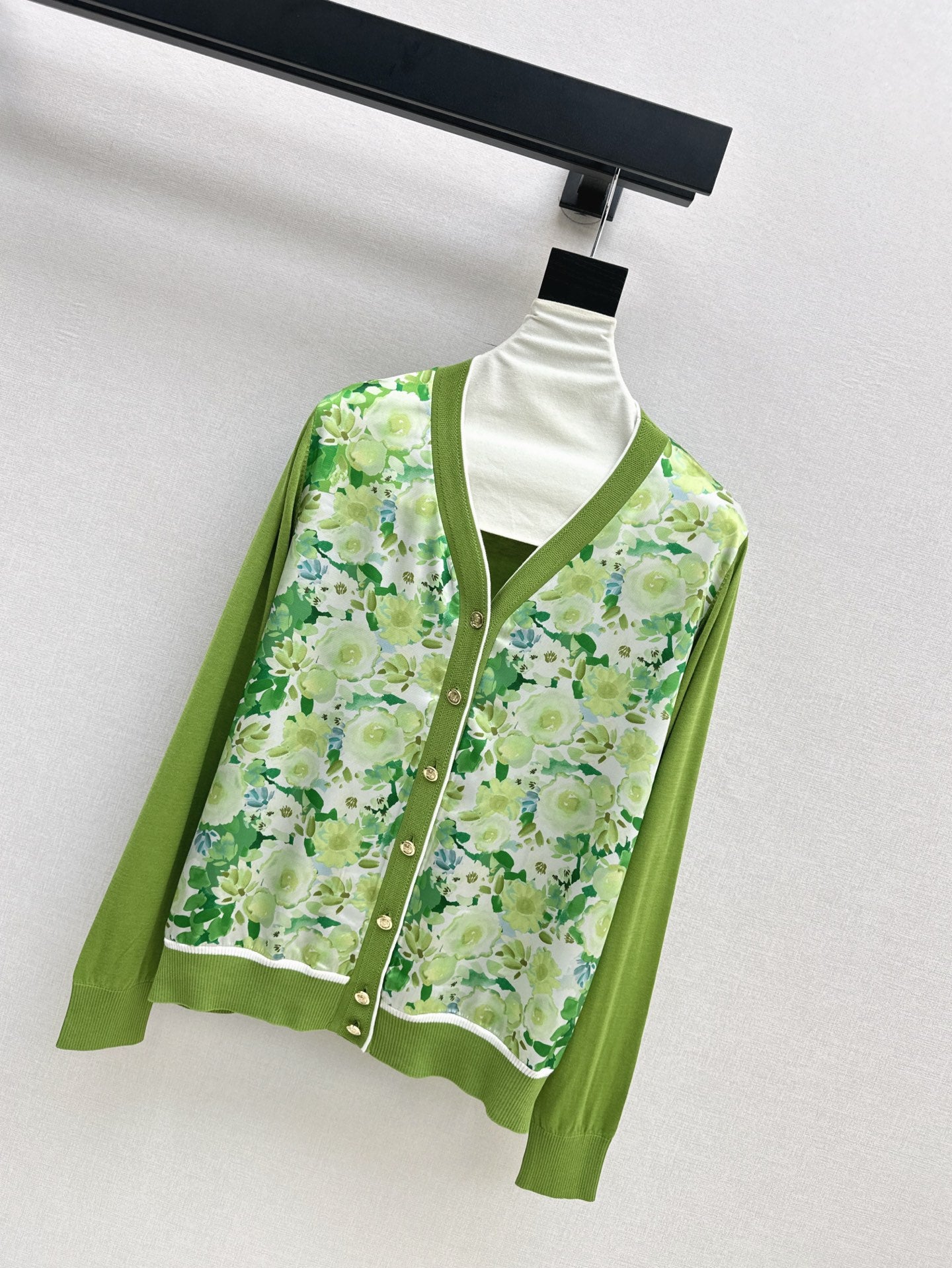 25ss knitted cardigan