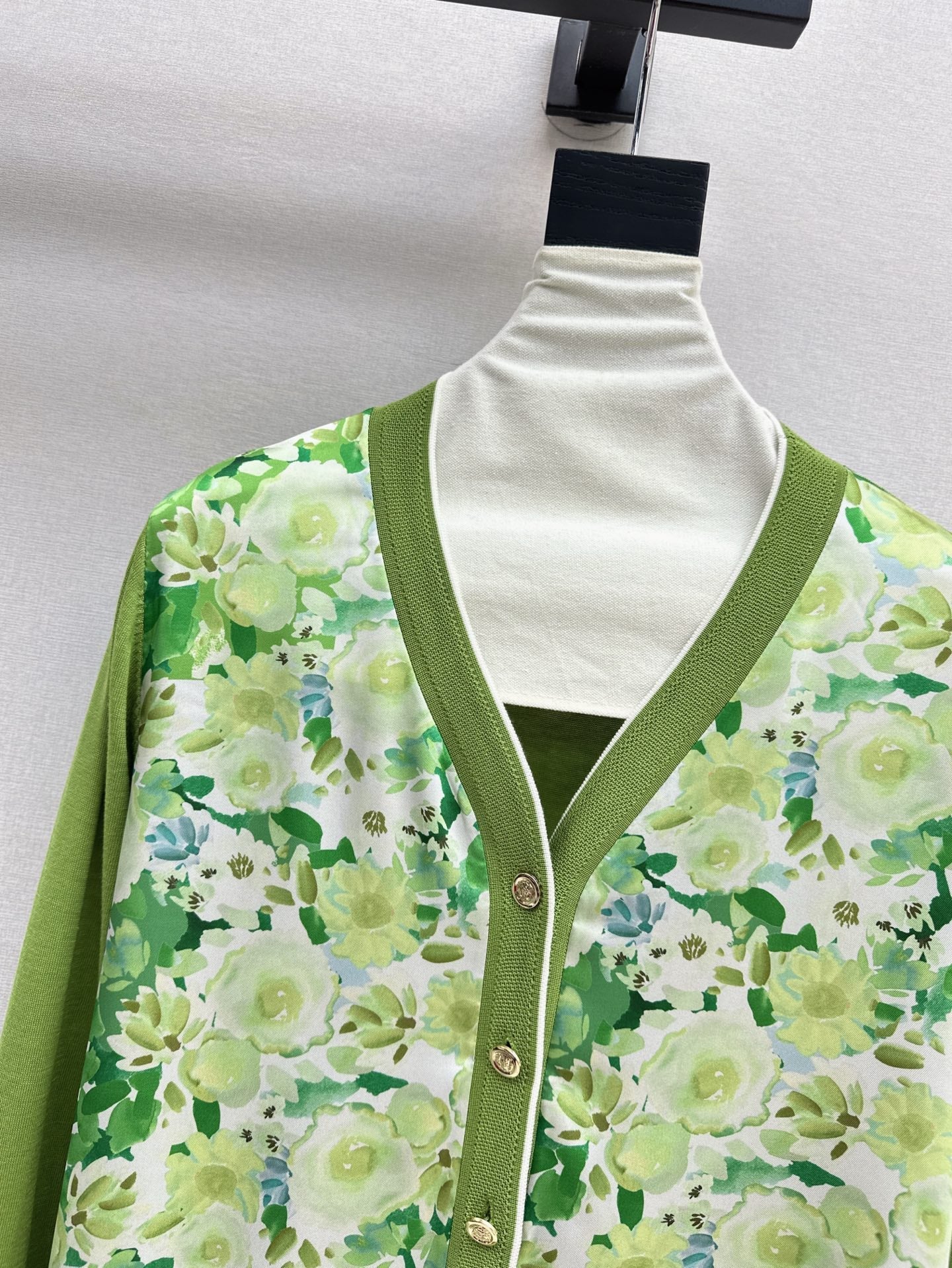 25ss knitted cardigan