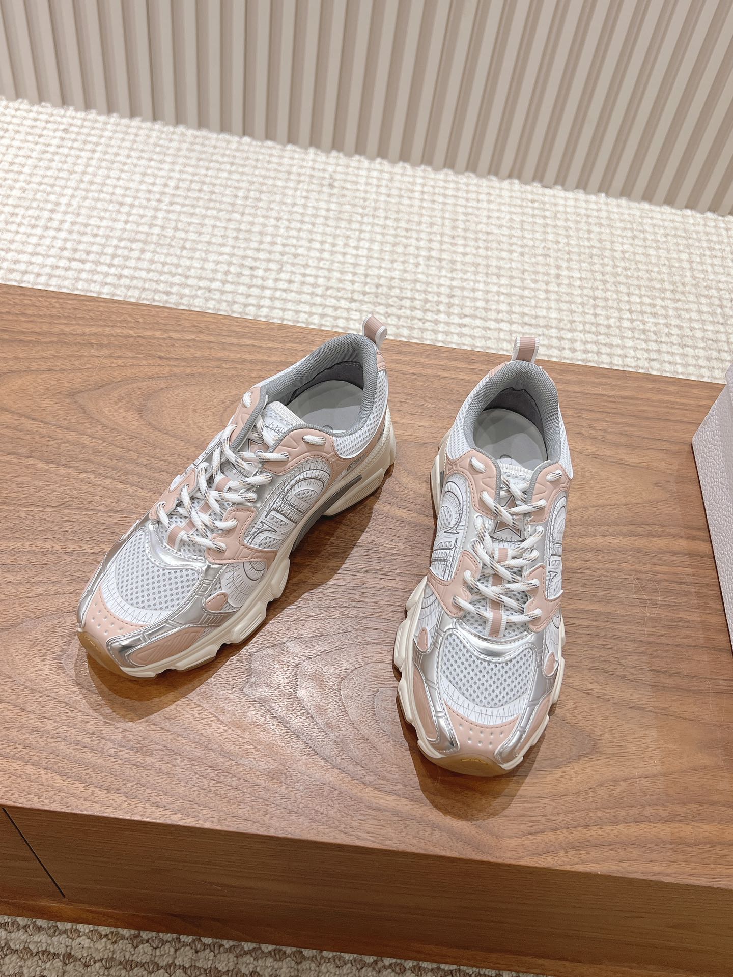 D chrono sneaker