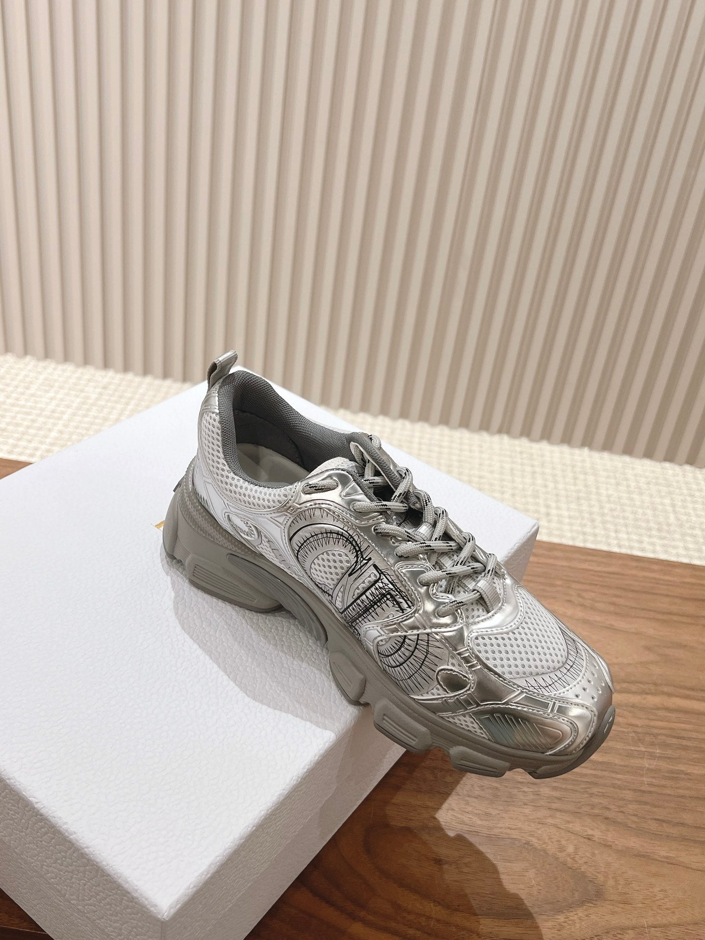 D chrono sneaker