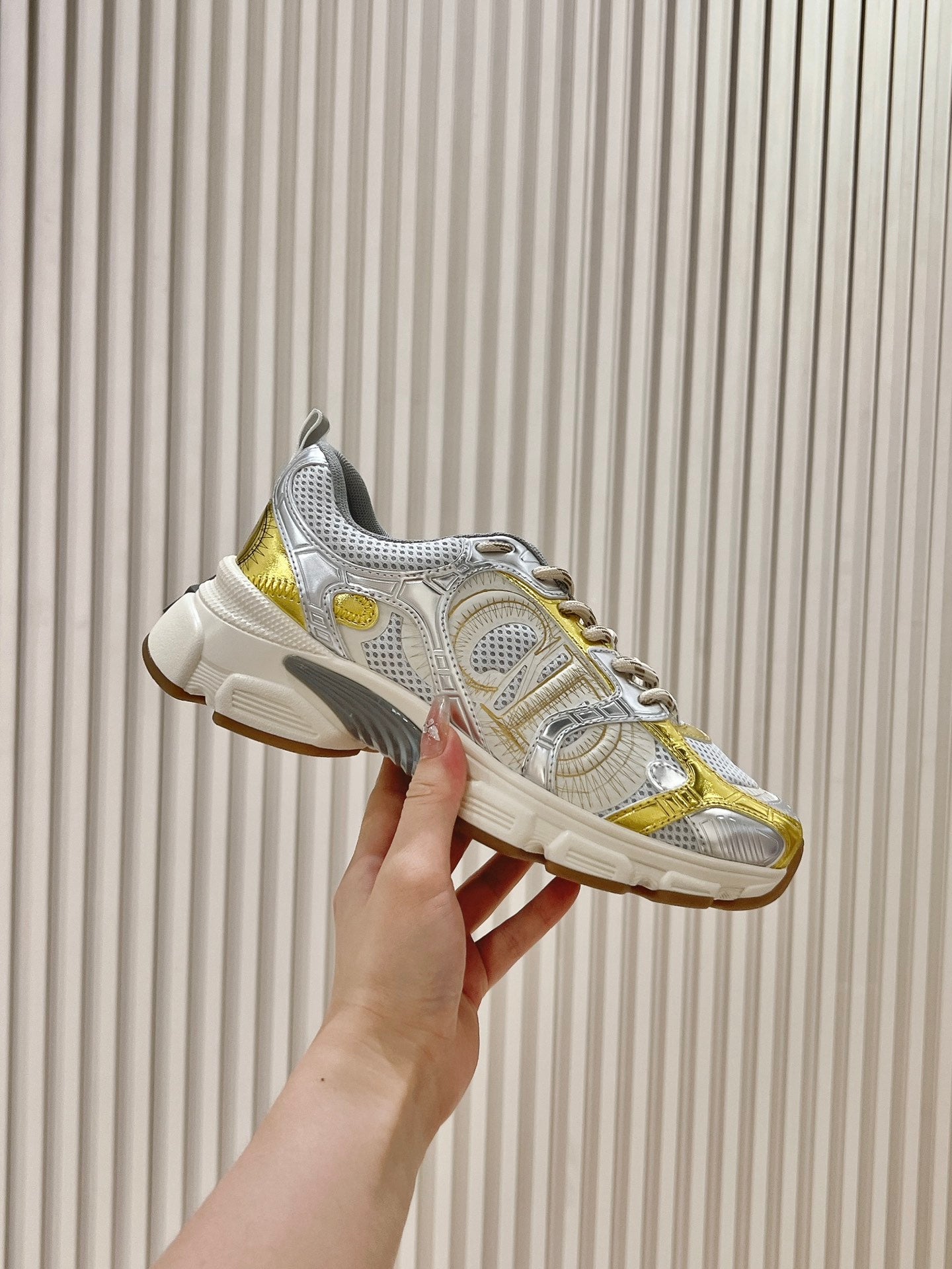 D chrono sneaker