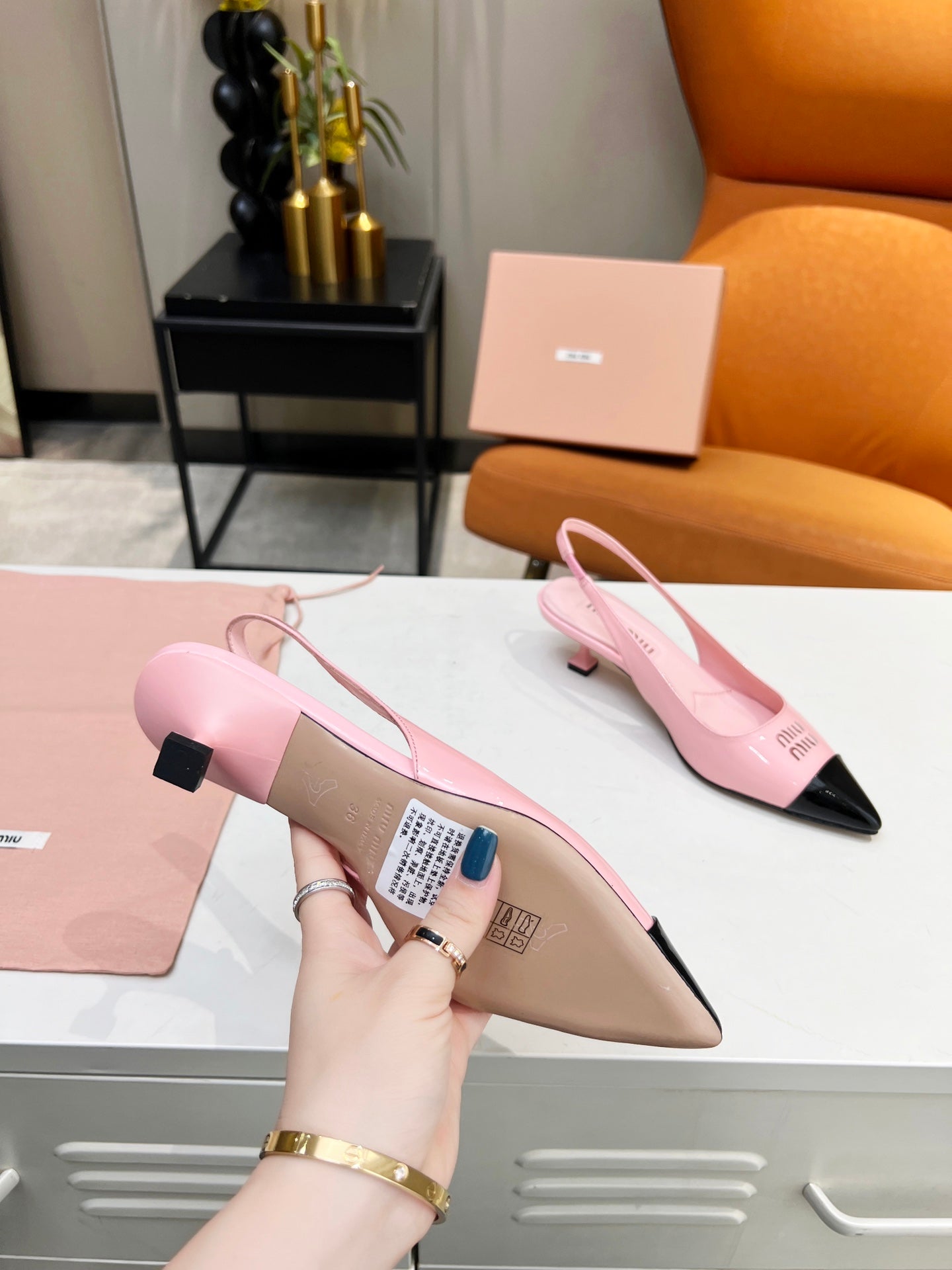 MI Slingback pump