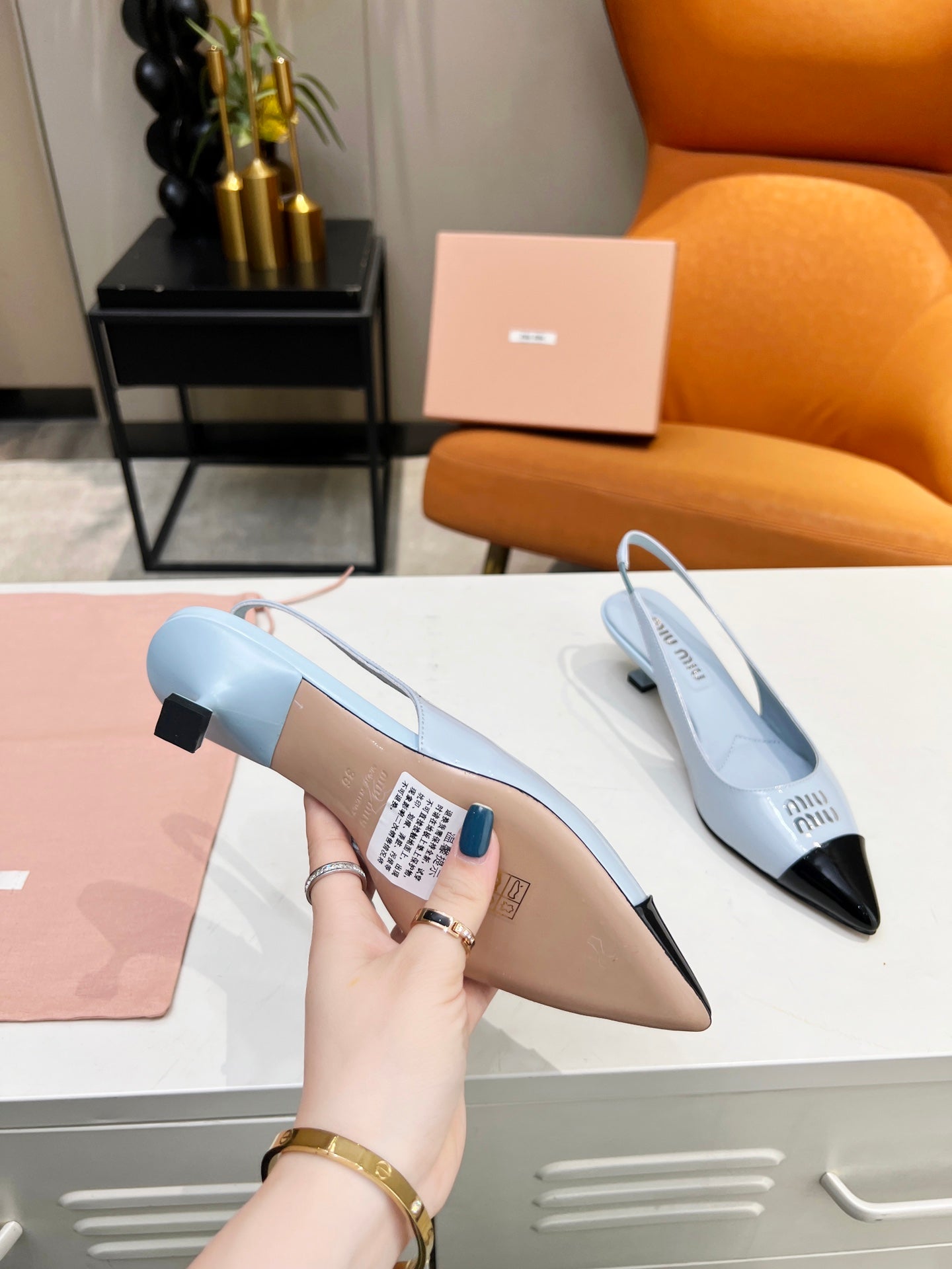 MI Slingback pump
