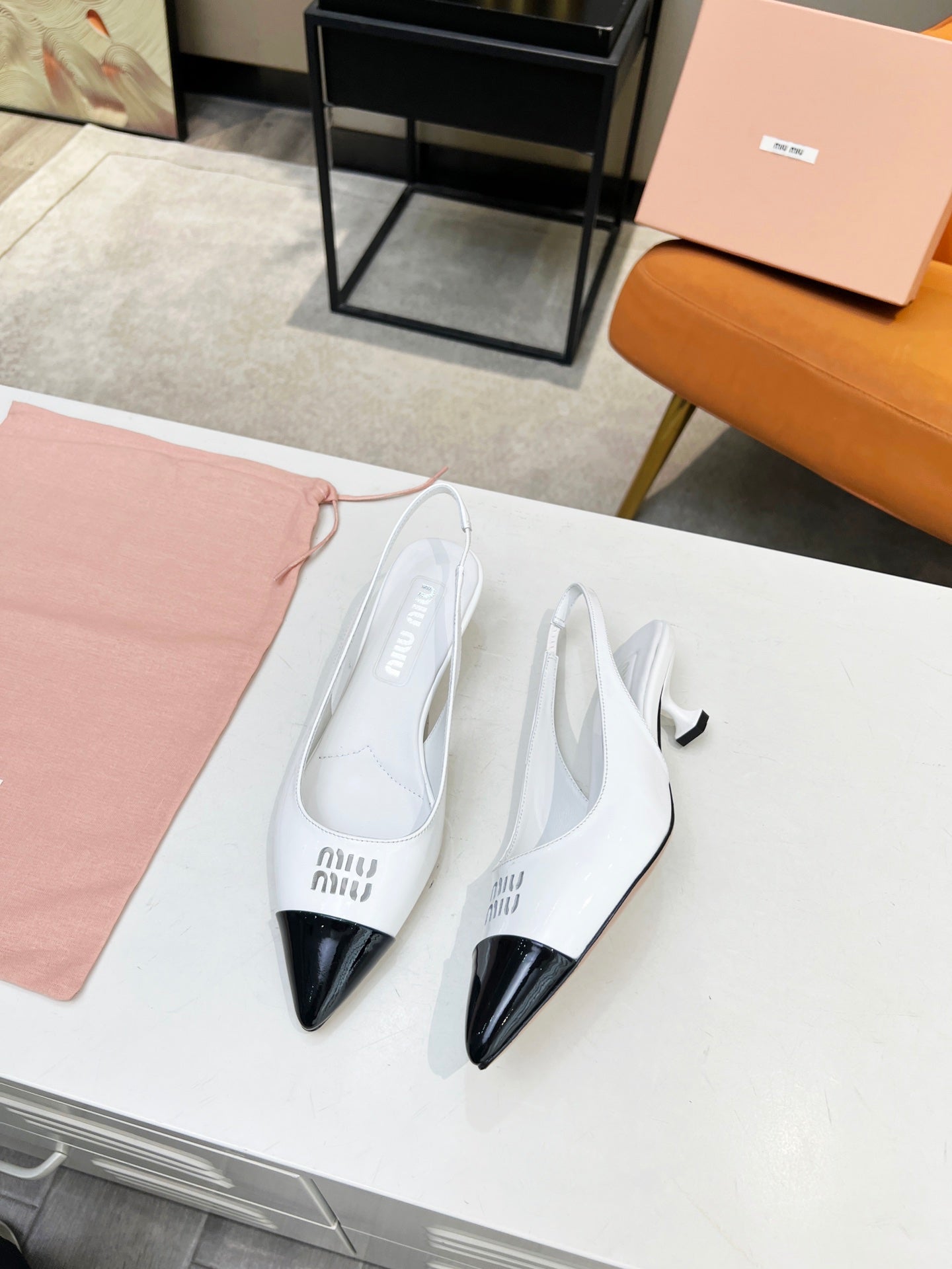Slingback pump