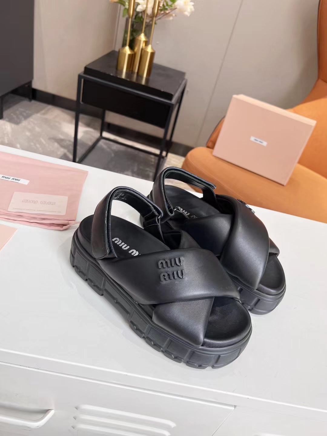 M leather sandals