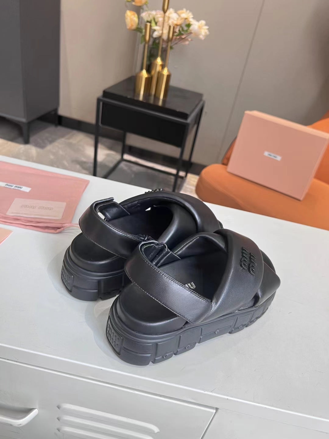 M leather sandals