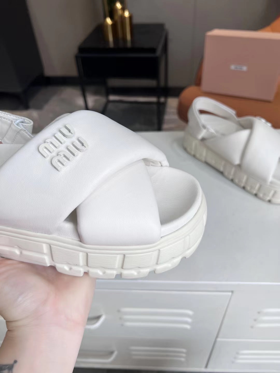 M leather sandals