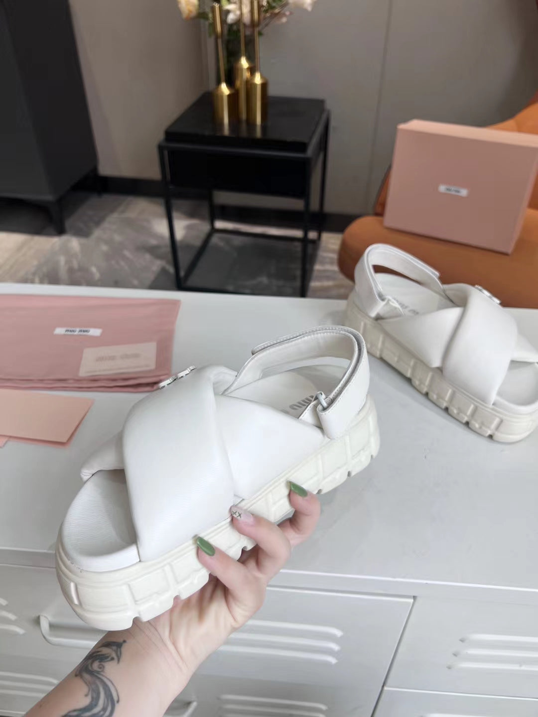 M leather sandals