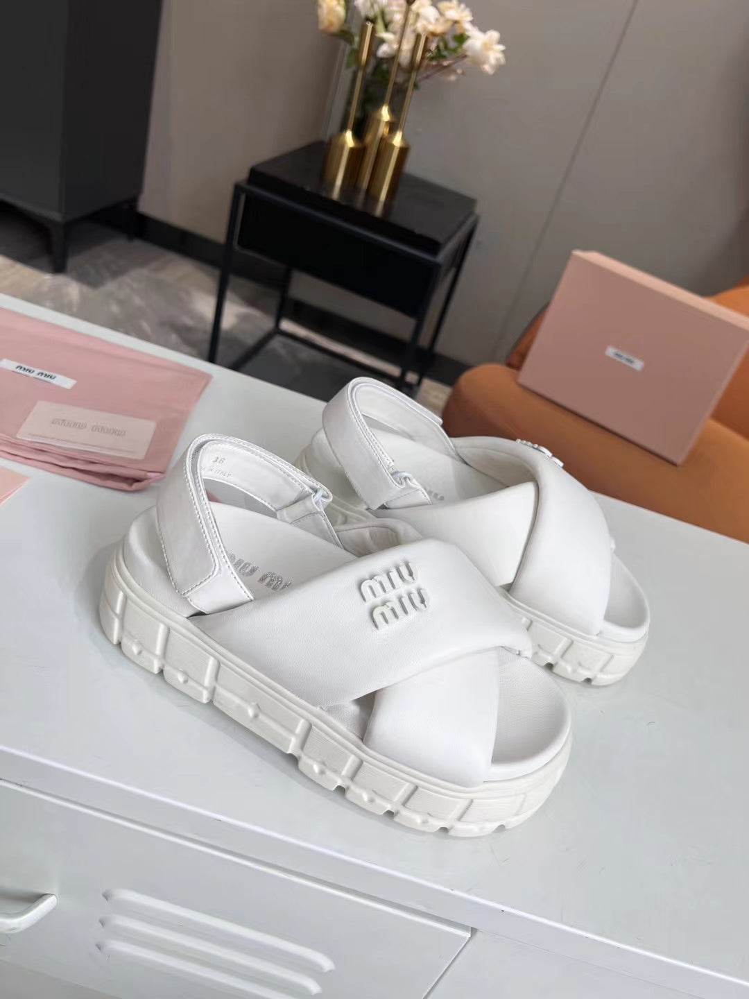 M leather sandals