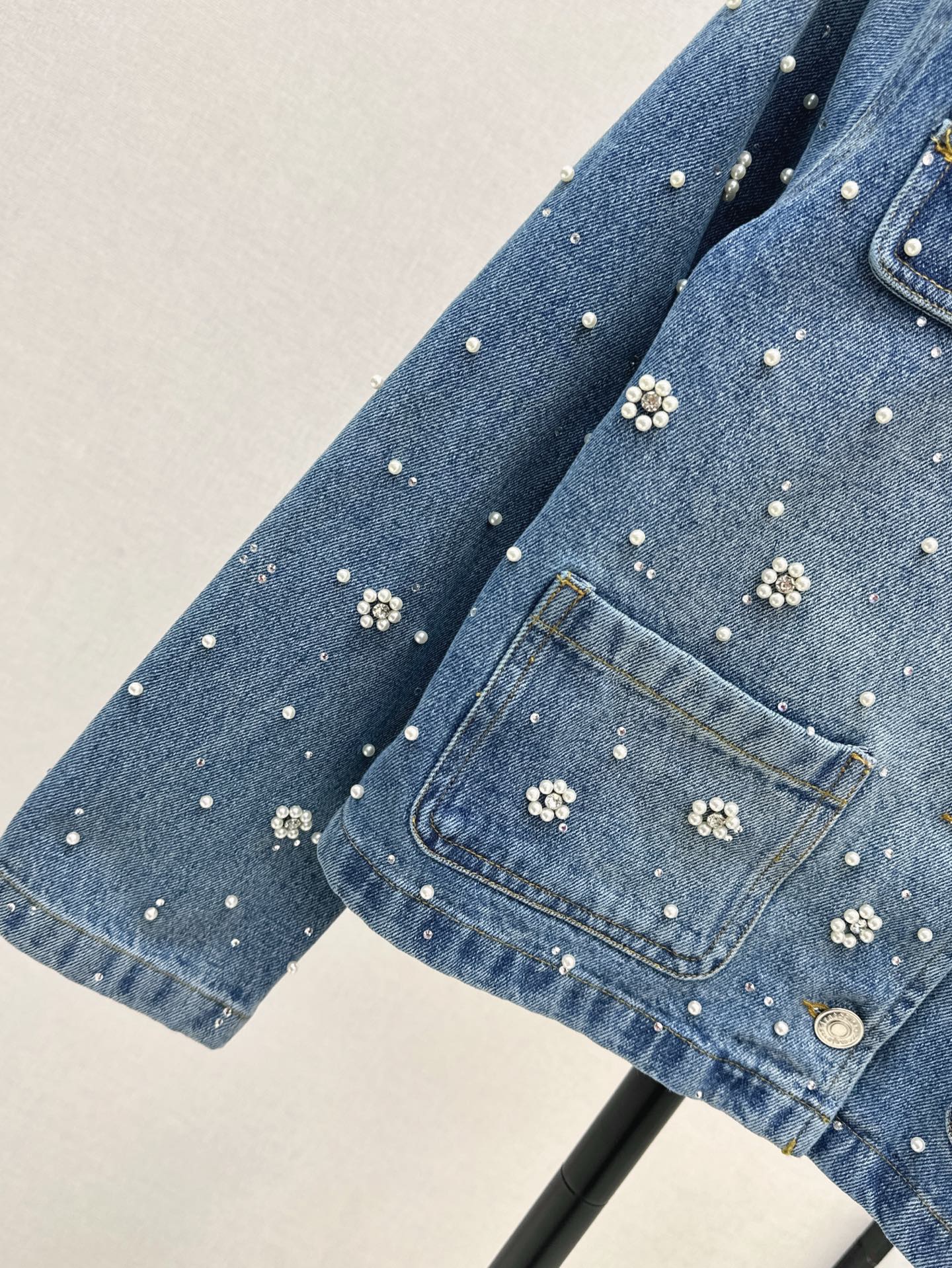 ma 25ss beaded denim jacket