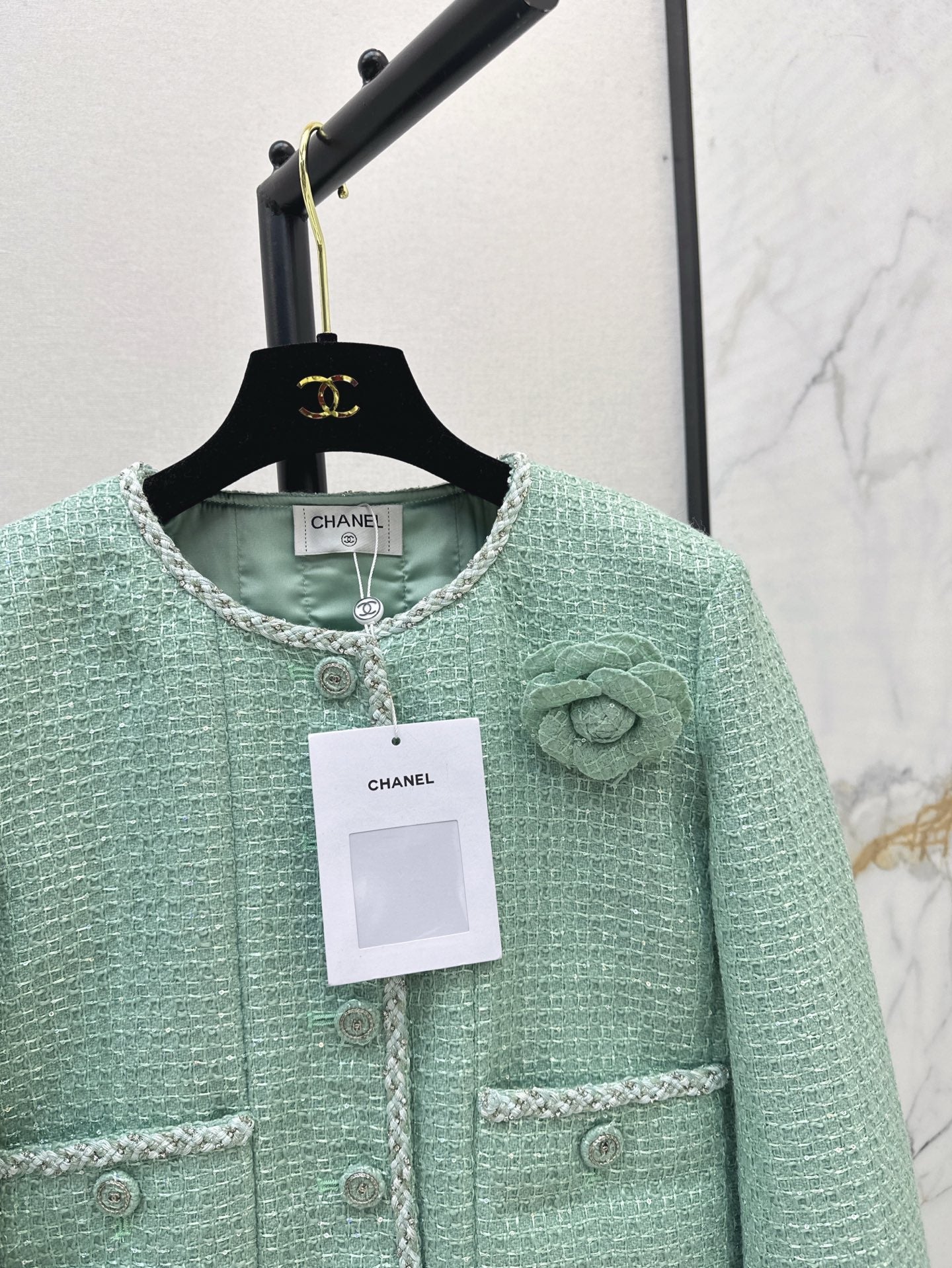 ch 25ss woven jacket