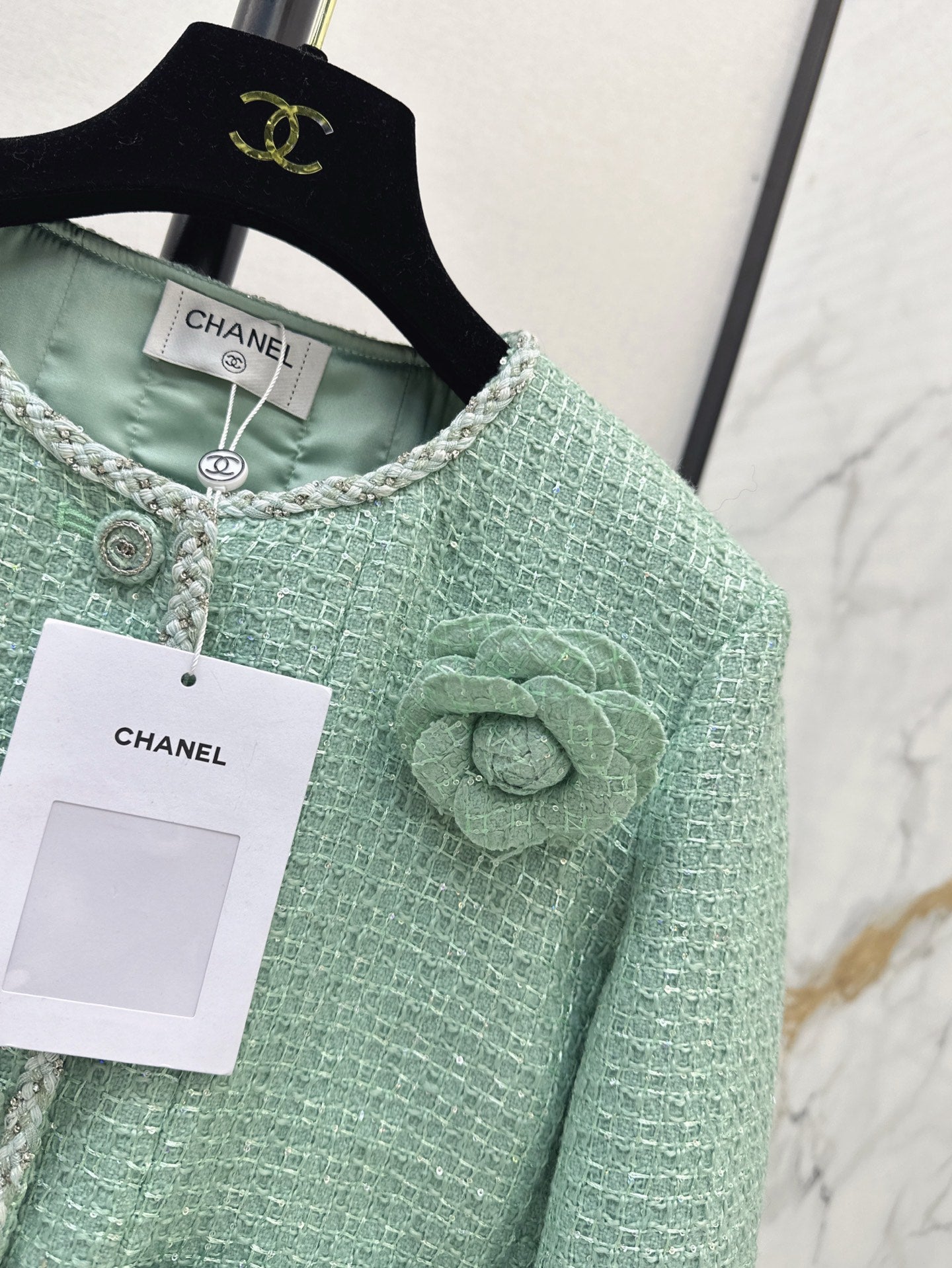 ch 25ss woven jacket