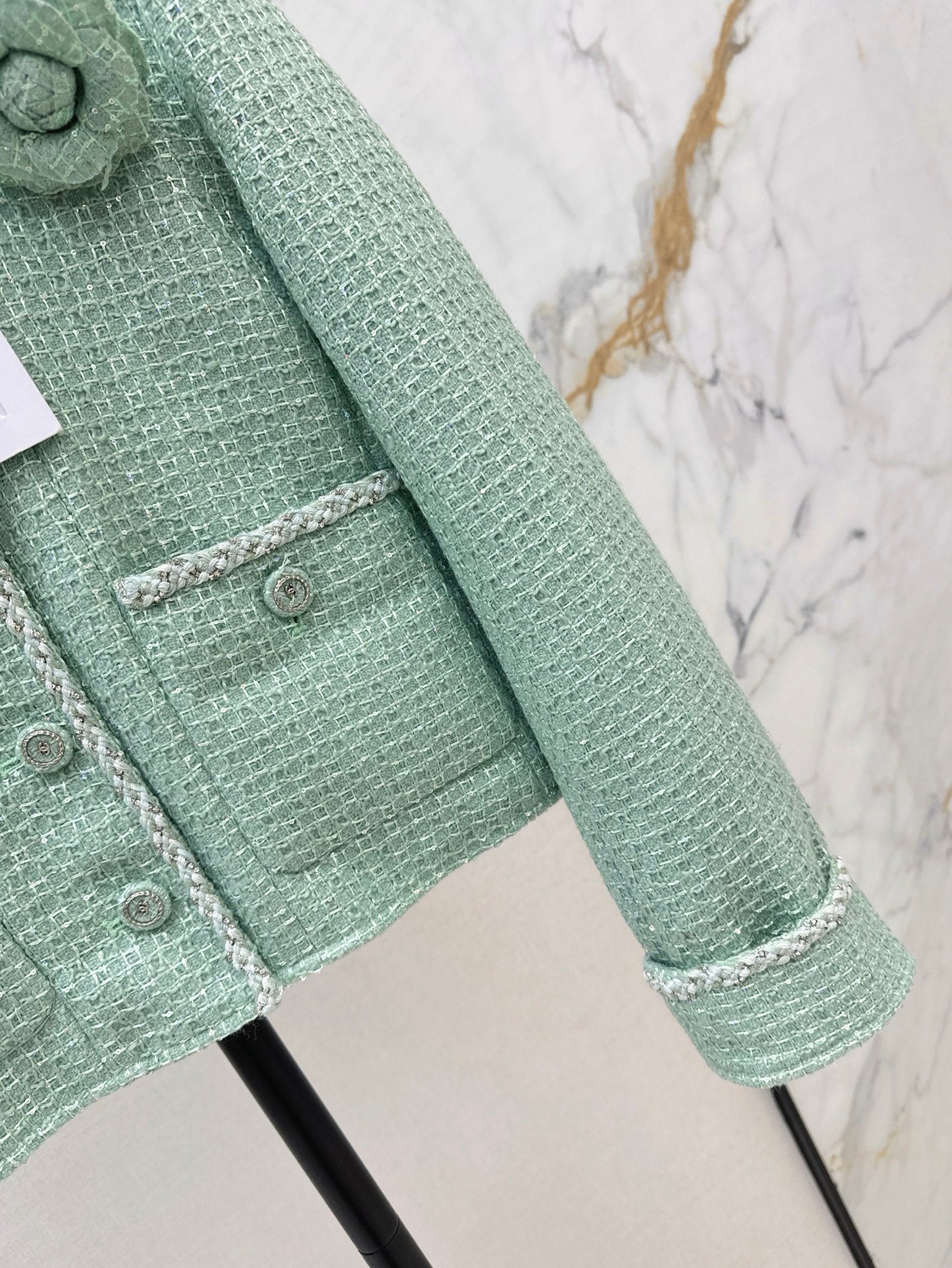 ch 25ss woven jacket