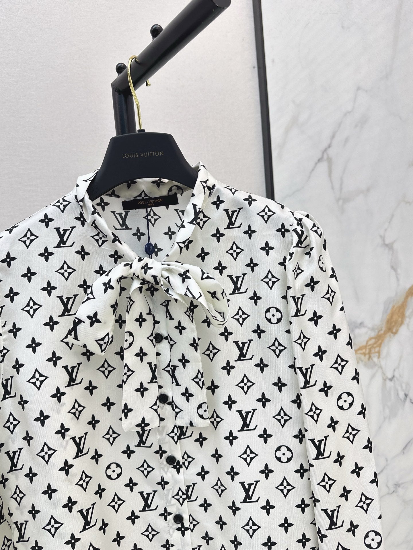 L 25ss silk buttons shirt