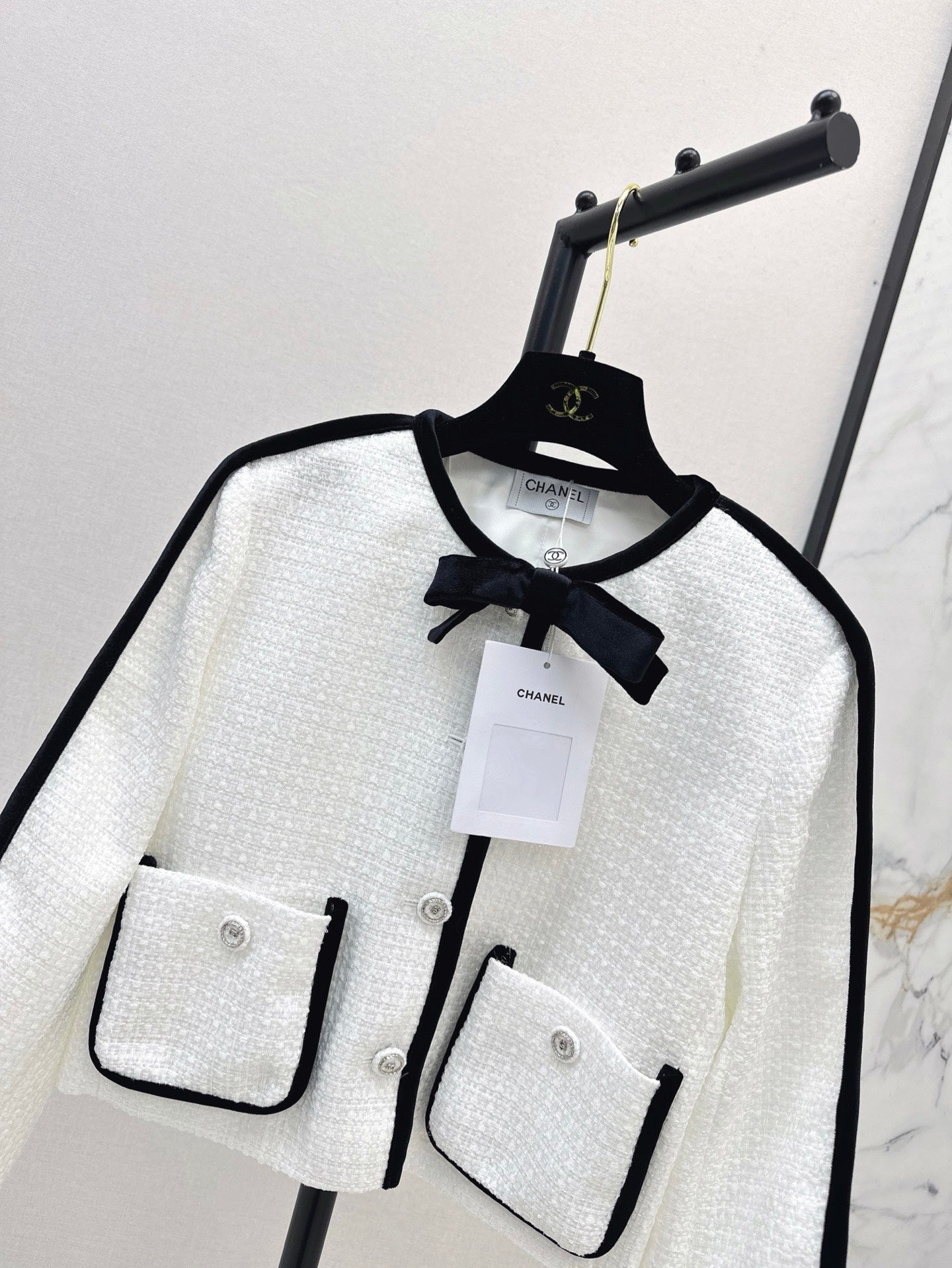 ch 25ss woven crop jacket