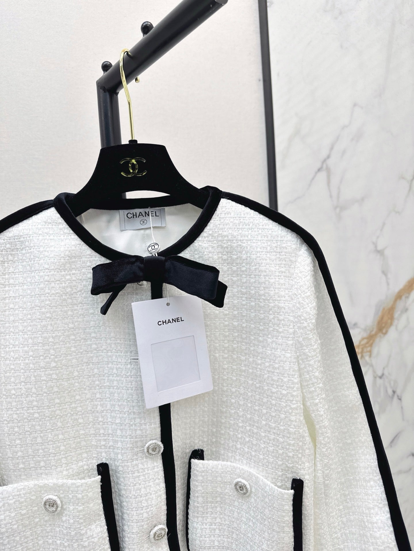 ch 25ss woven crop jacket