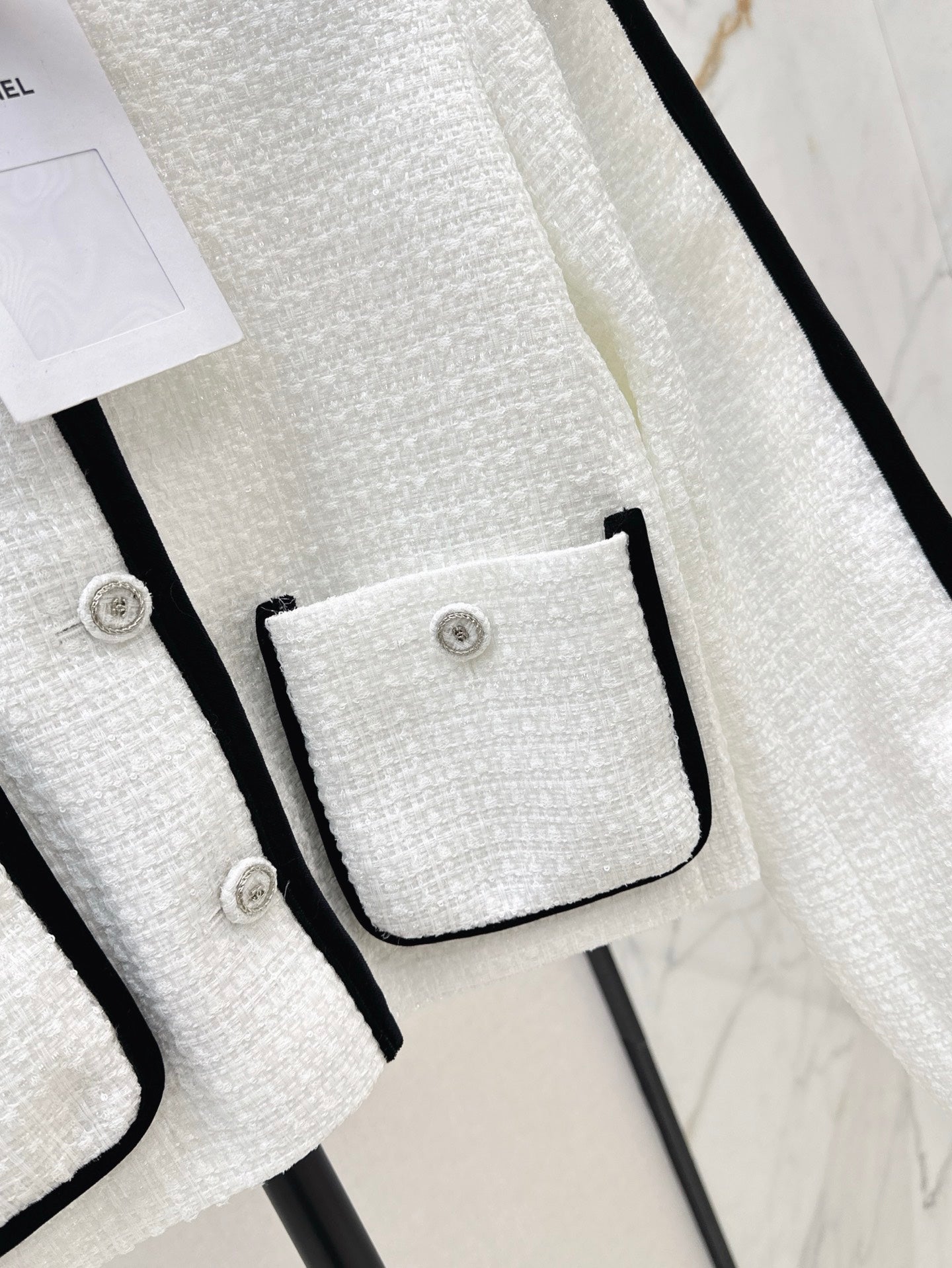 ch 25ss woven crop jacket