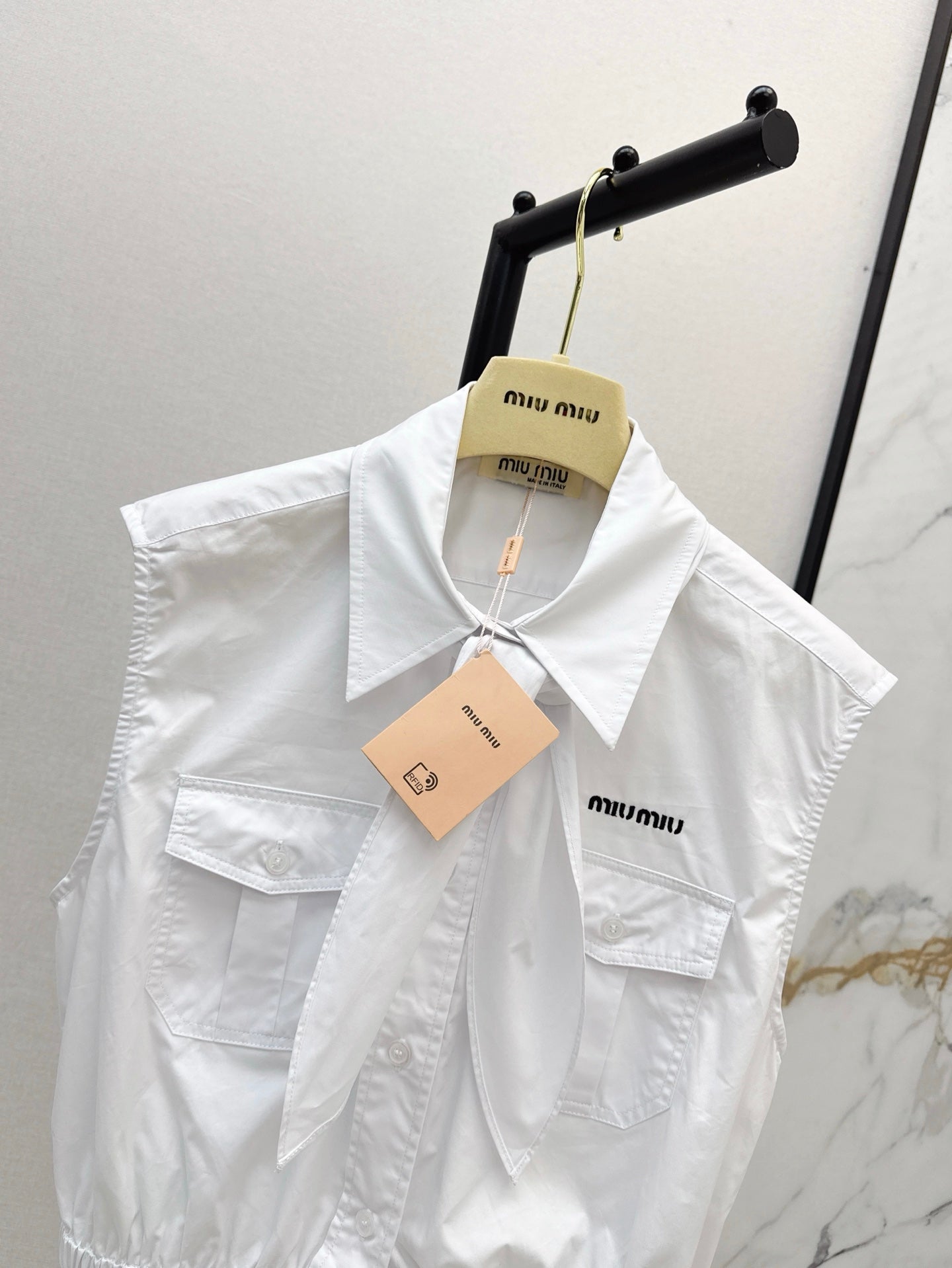 MI 25ss sleeveless shirt