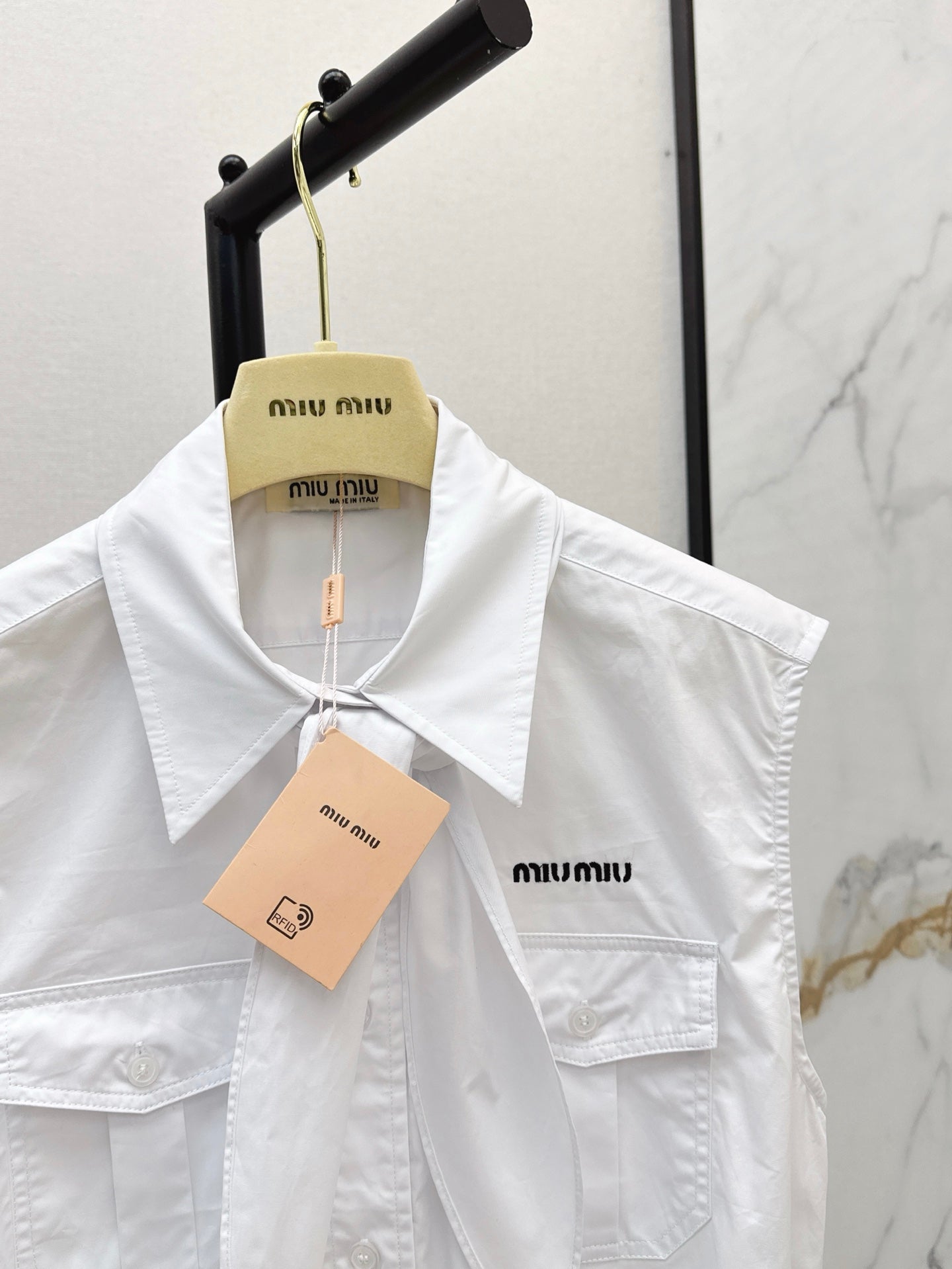 MI 25ss sleeveless shirt