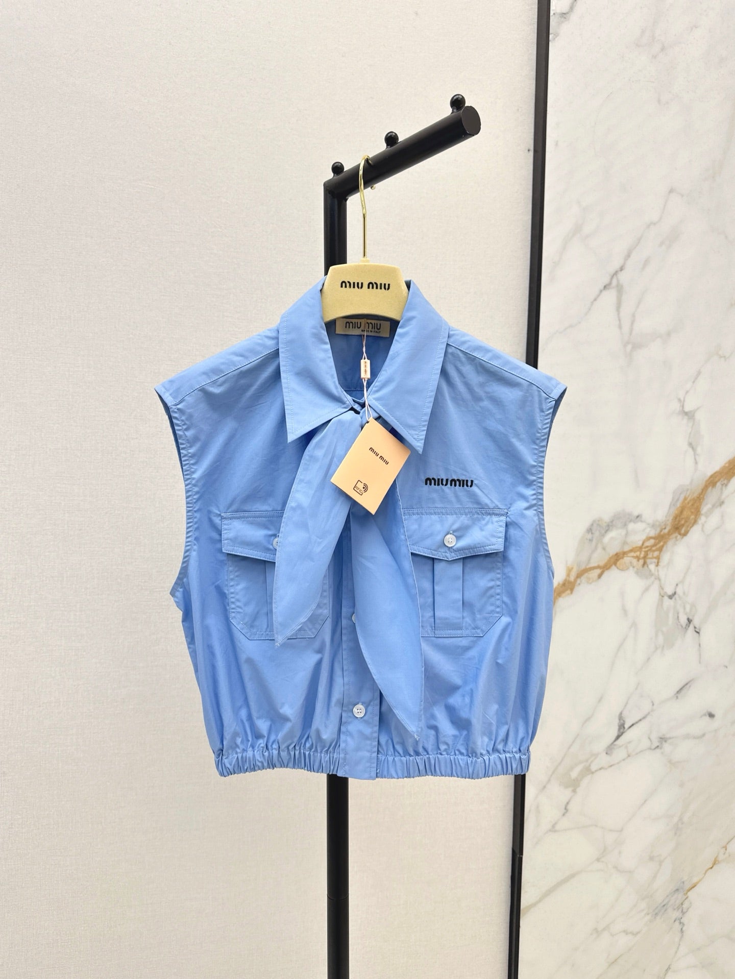 MI 25SS sleeveless shirt