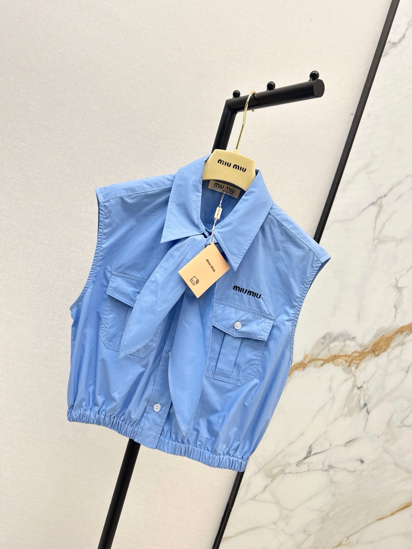 MI 25SS sleeveless shirt
