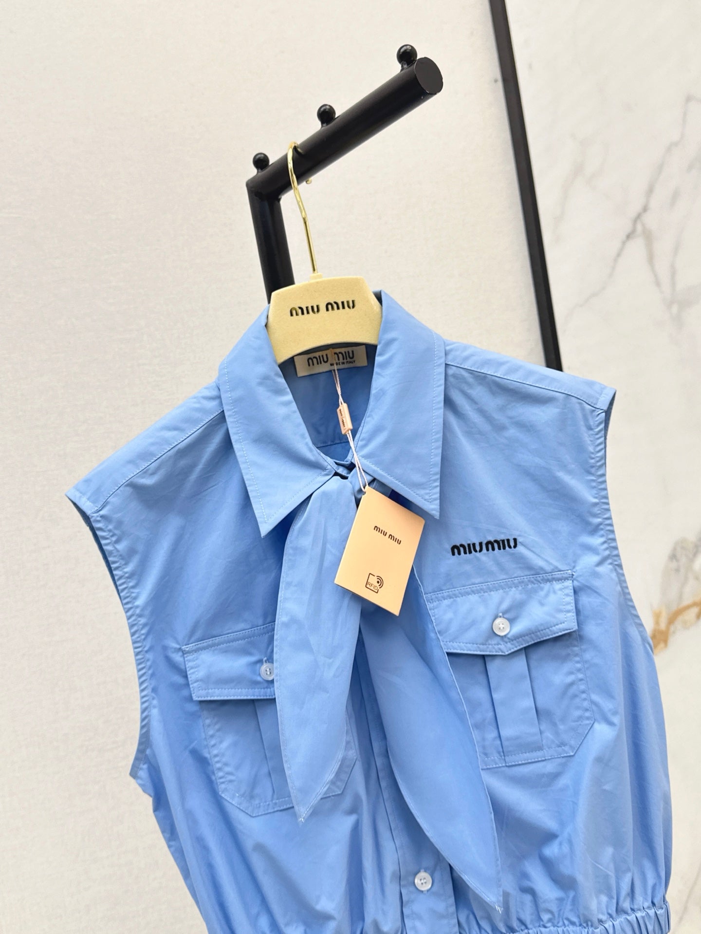 MI 25SS sleeveless shirt