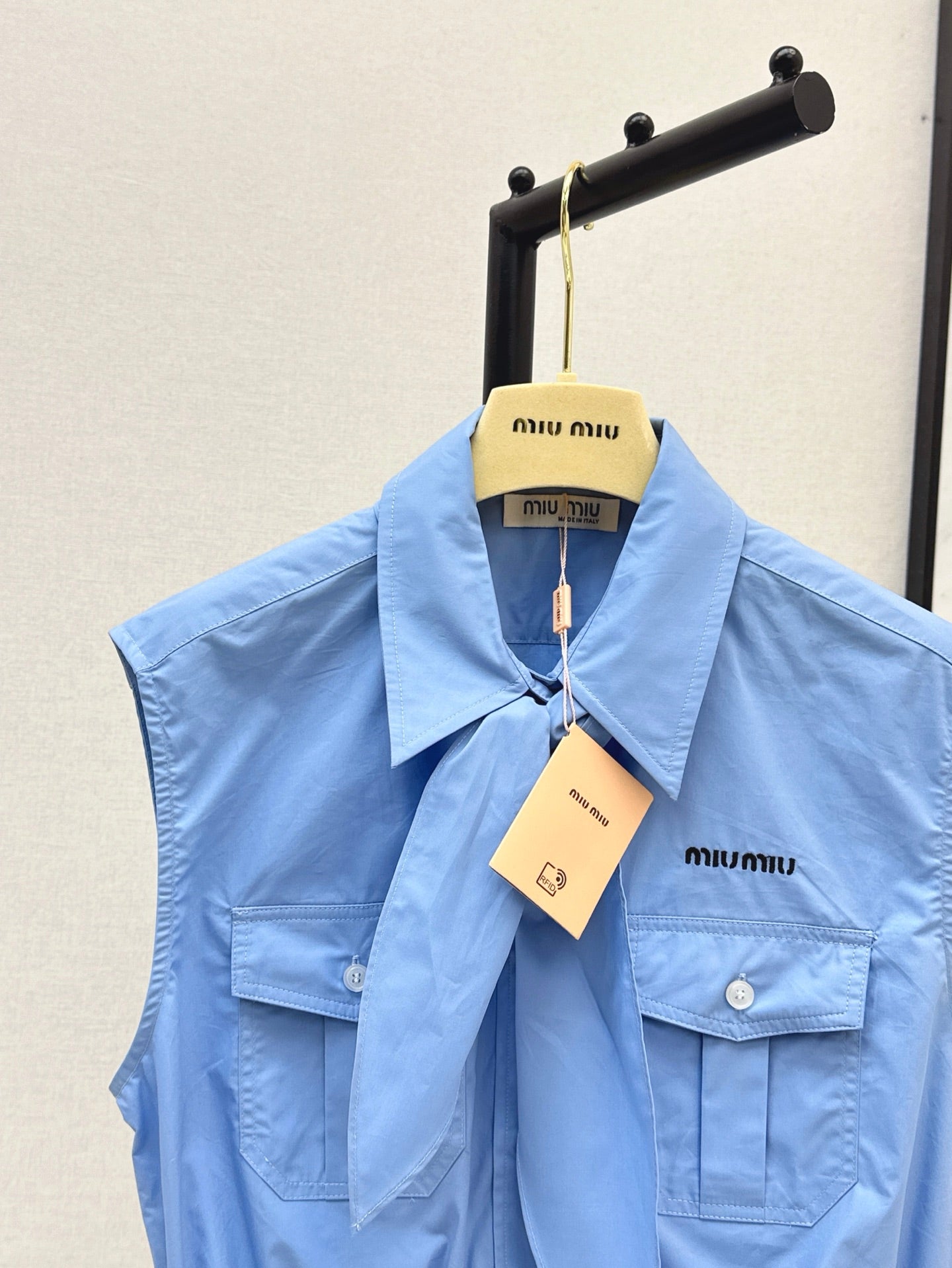 MI 25SS sleeveless shirt
