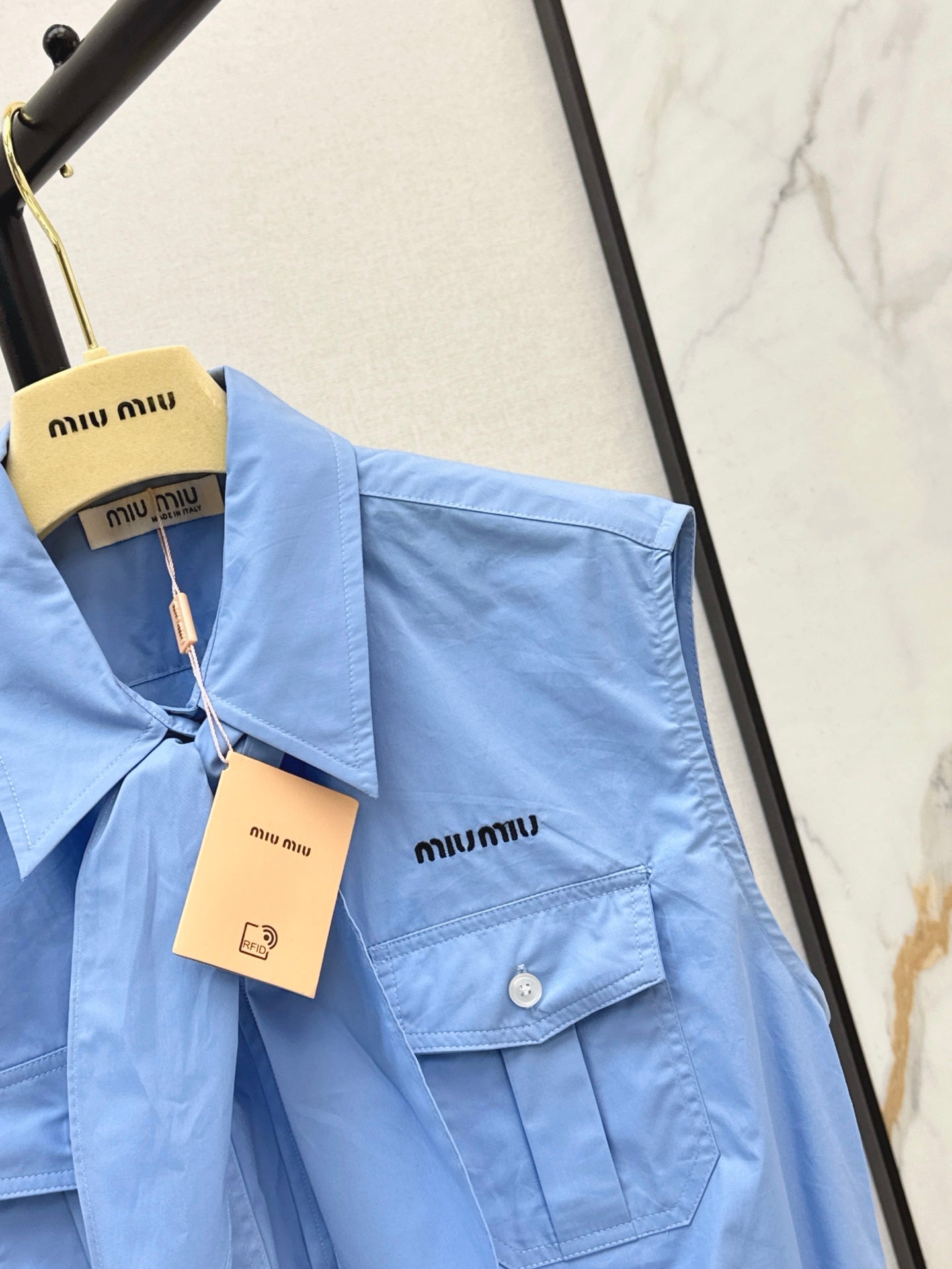 MI 25SS sleeveless shirt