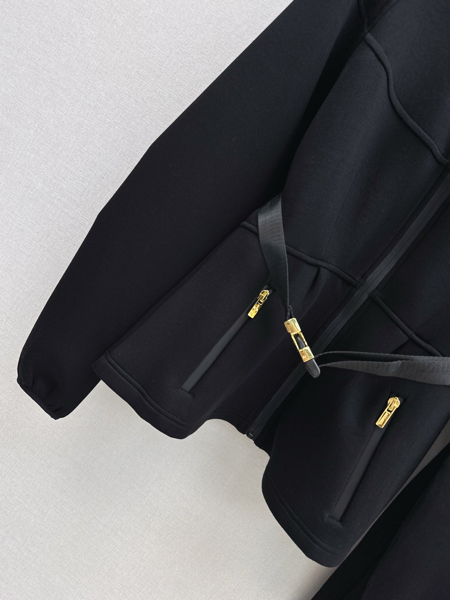 MI 25SS hooded track