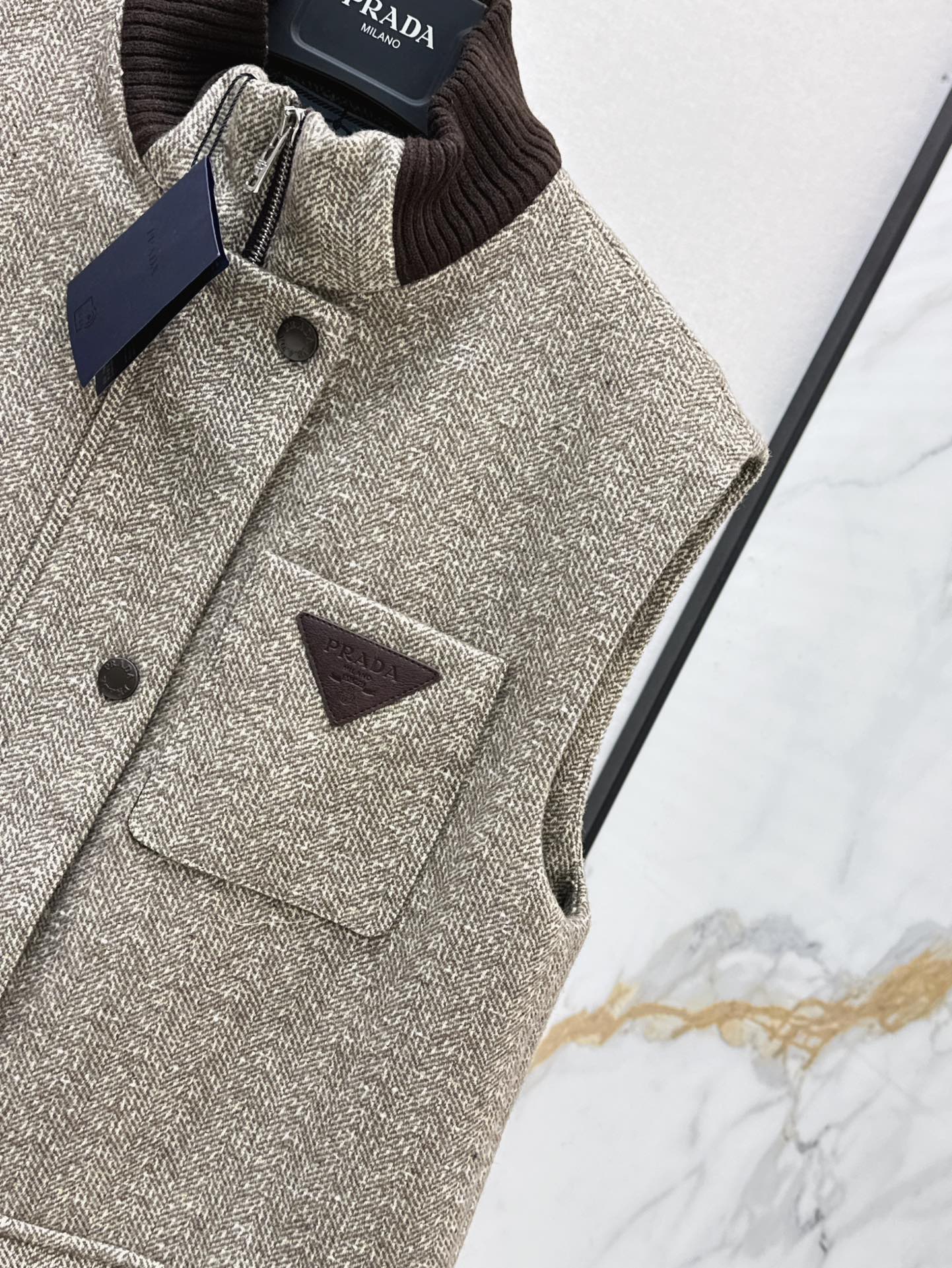 P 24fw wool vest